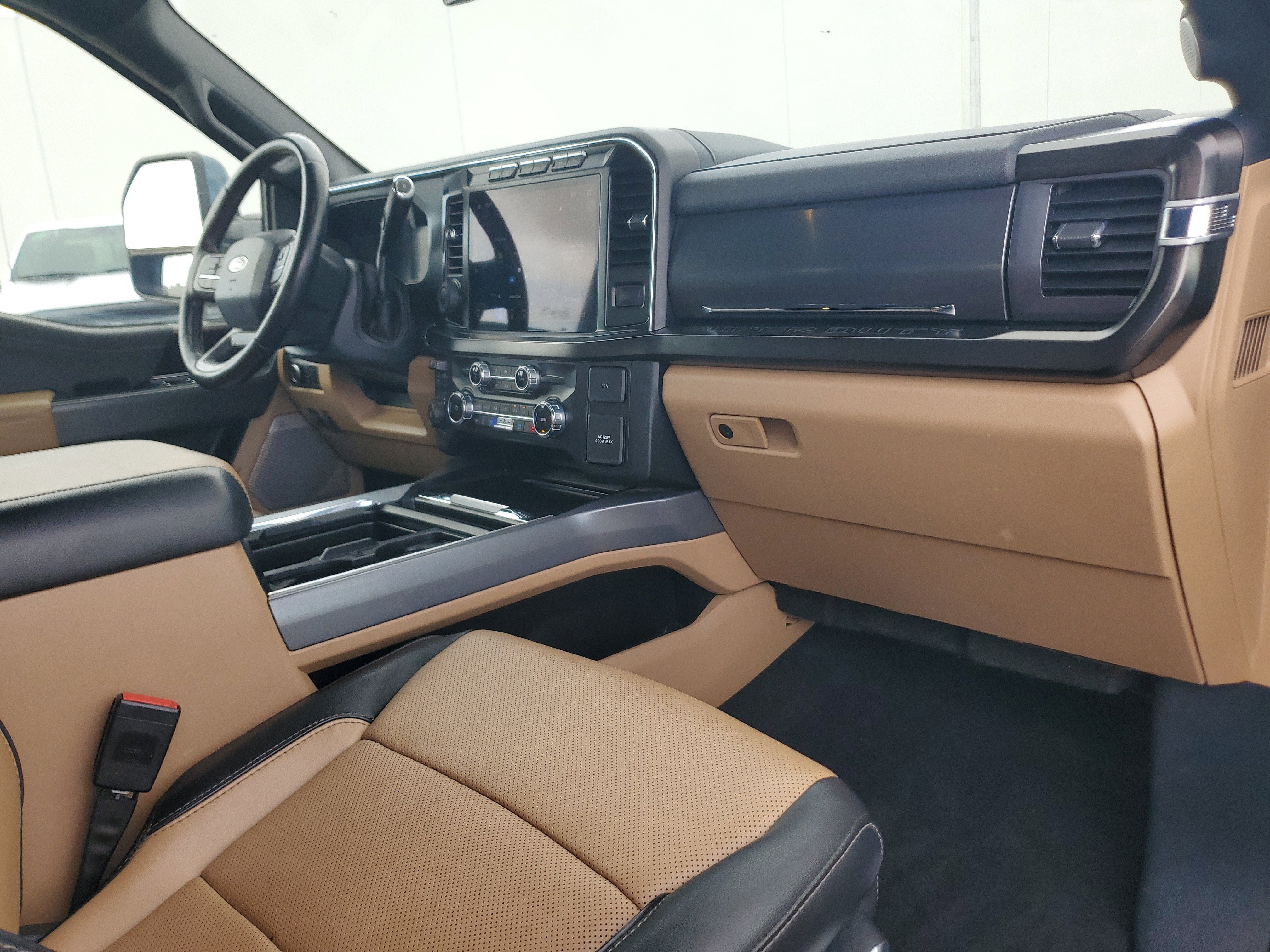 2023 Ford Super Duty F-350 DRW LARIAT 4WD Diesel