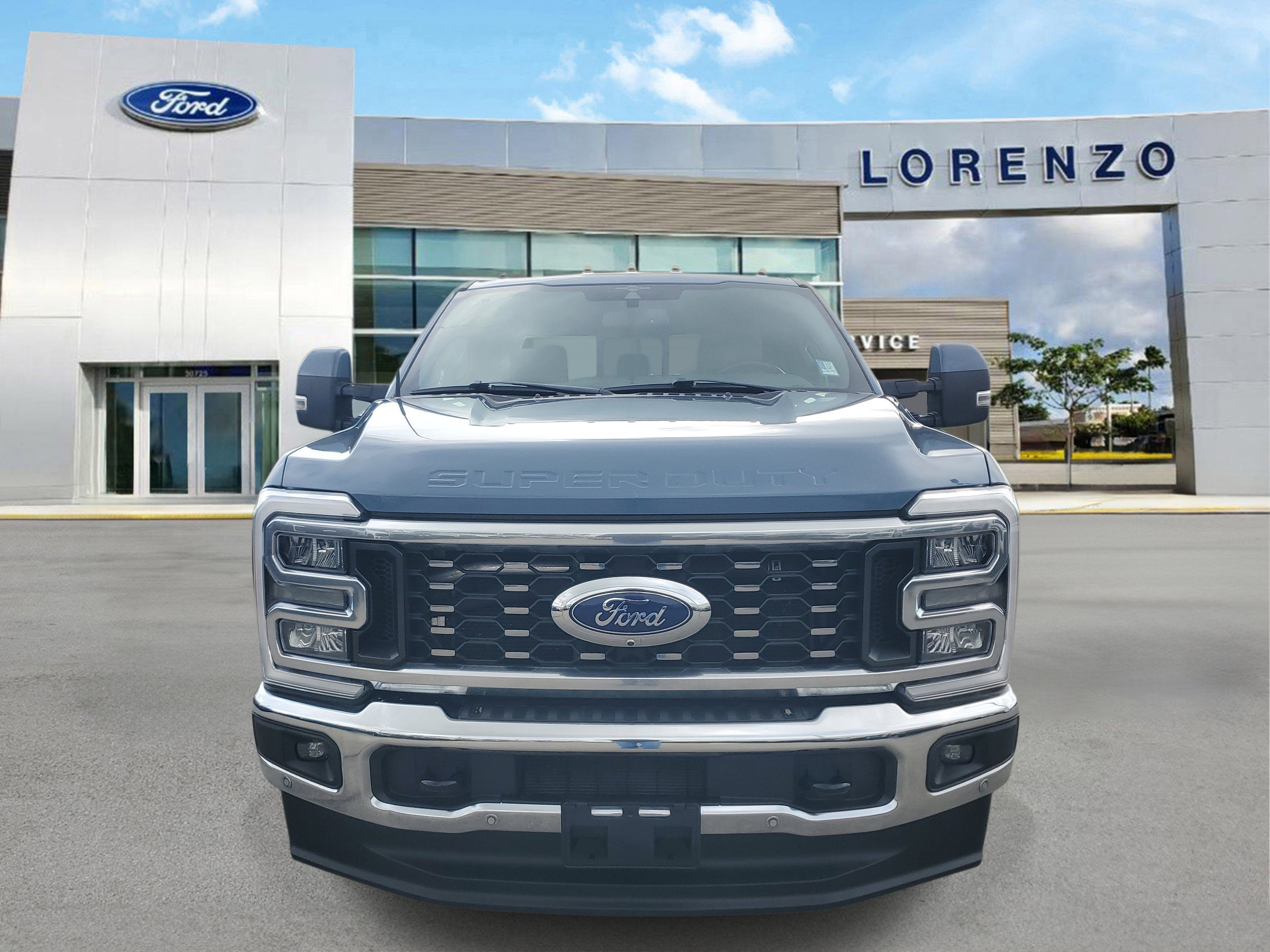 2023 Ford Super Duty F-350 DRW LARIAT 4WD Diesel