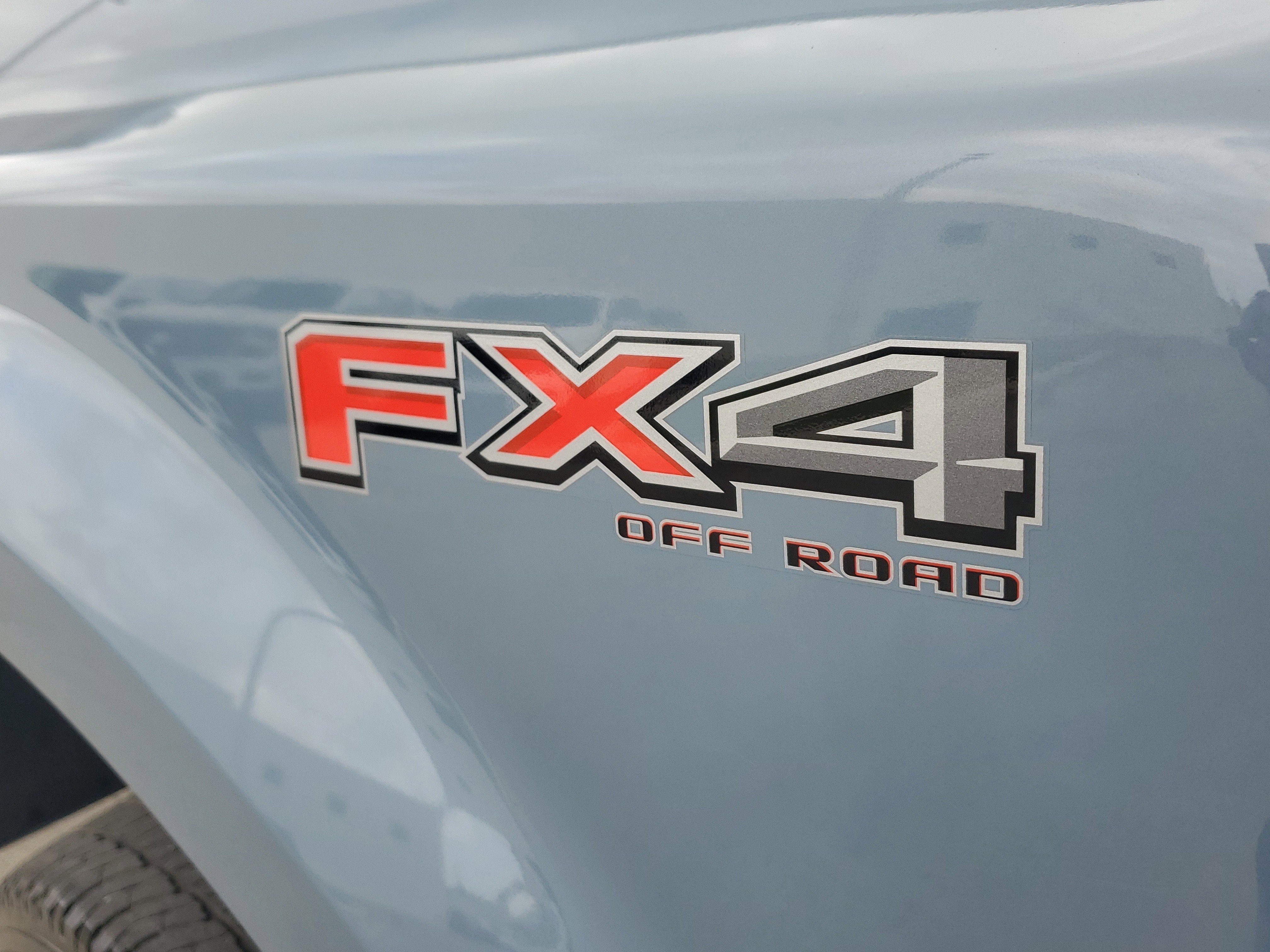 2023 Ford Super Duty F-350 DRW LARIAT 4WD Diesel