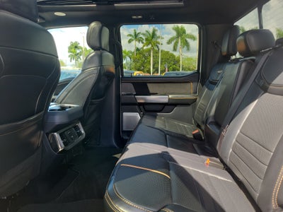 2024 Ford Super Duty F-350 DRW Platinum 4WD