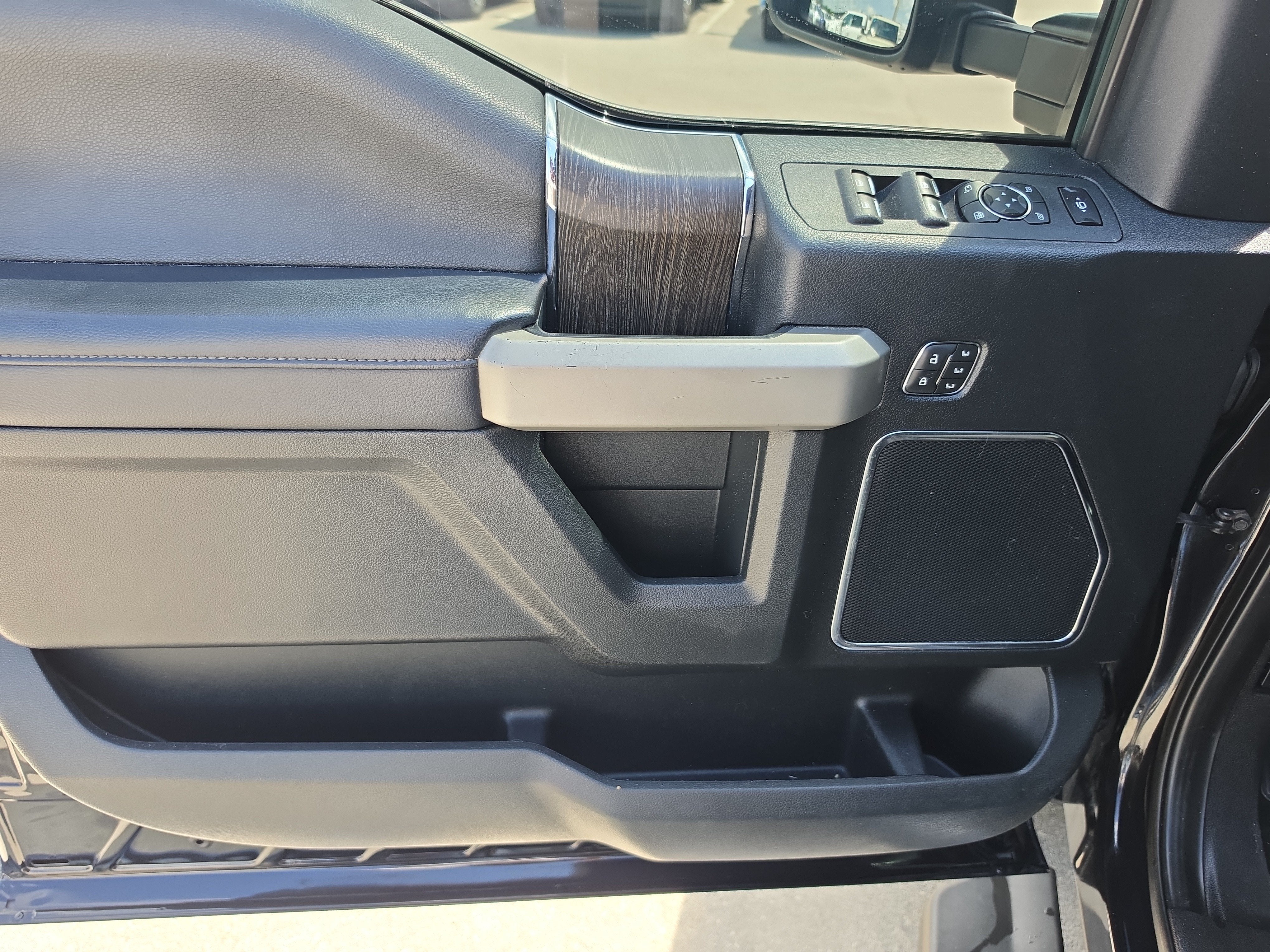 2020 Ford Super Duty F-350 DRW LARIAT