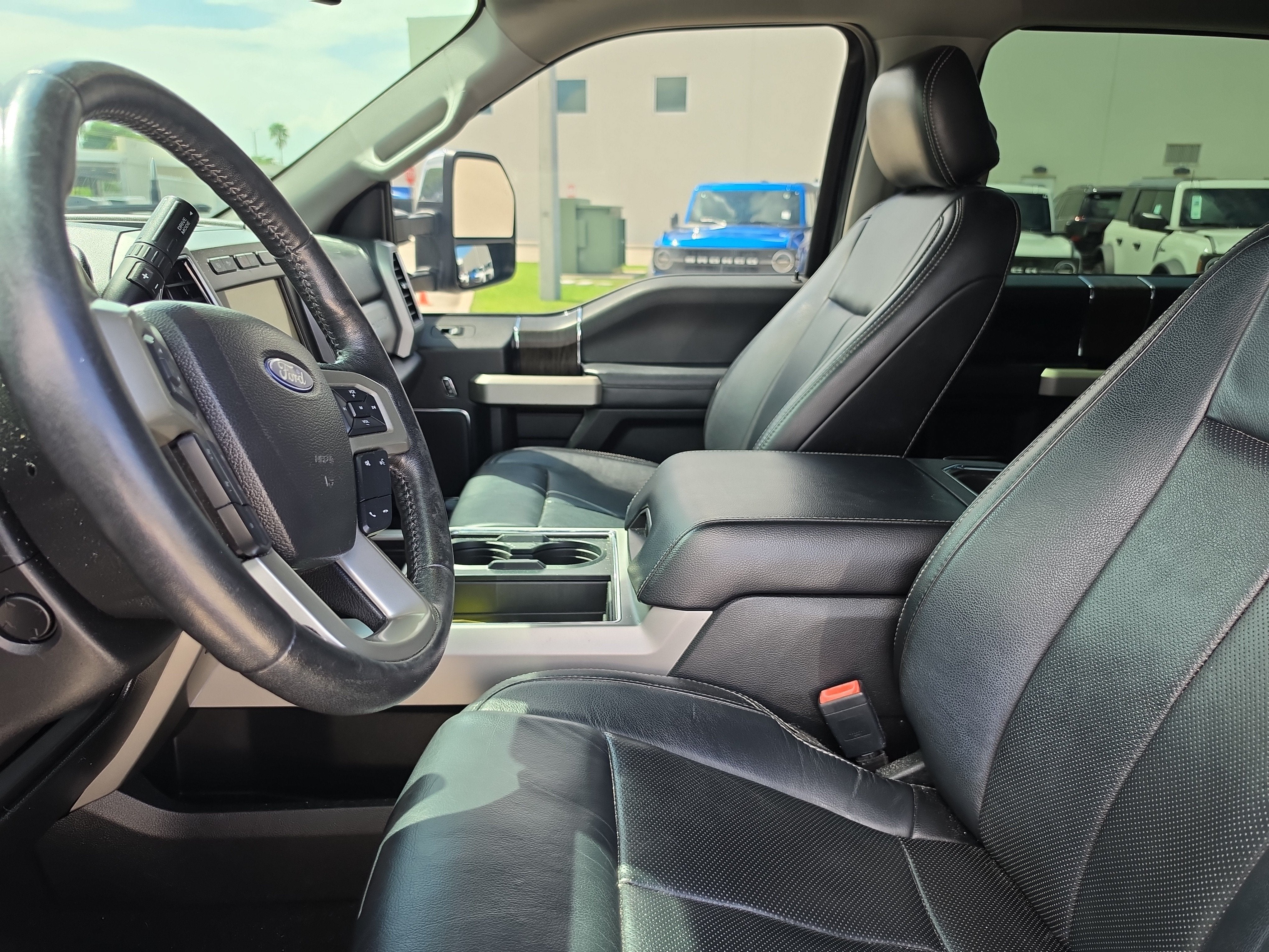 2020 Ford Super Duty F-350 DRW LARIAT