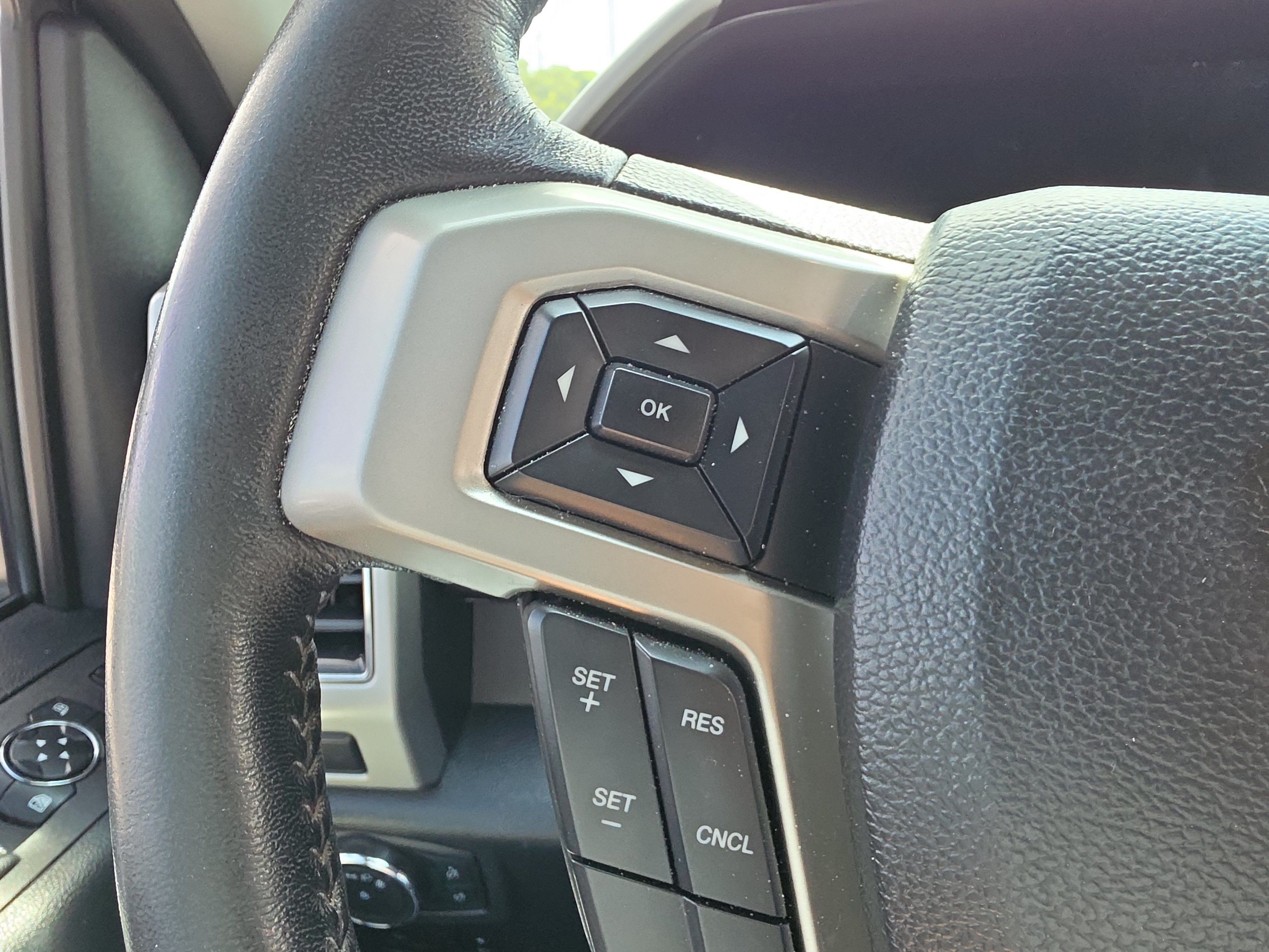 2020 Ford Super Duty F-350 DRW LARIAT