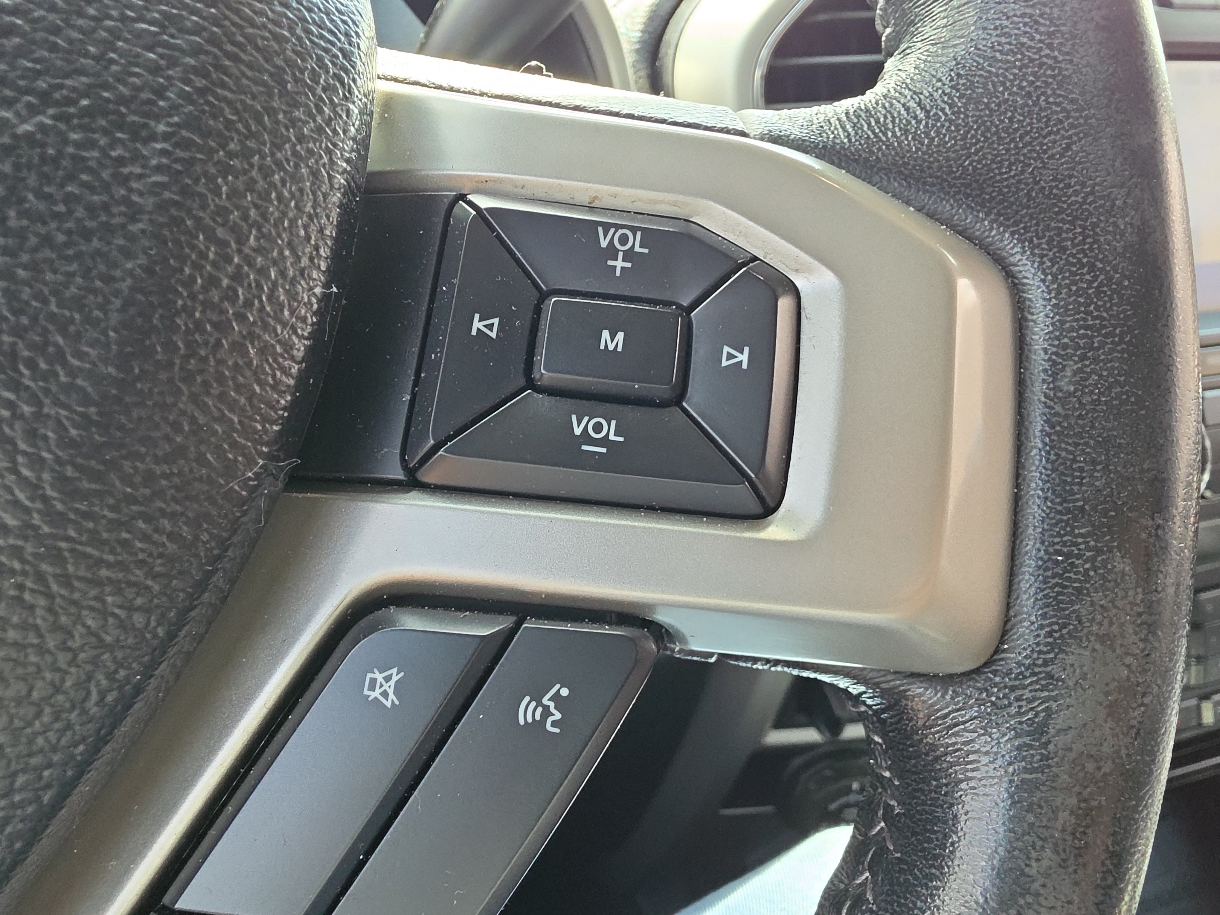 2020 Ford Super Duty F-350 DRW LARIAT
