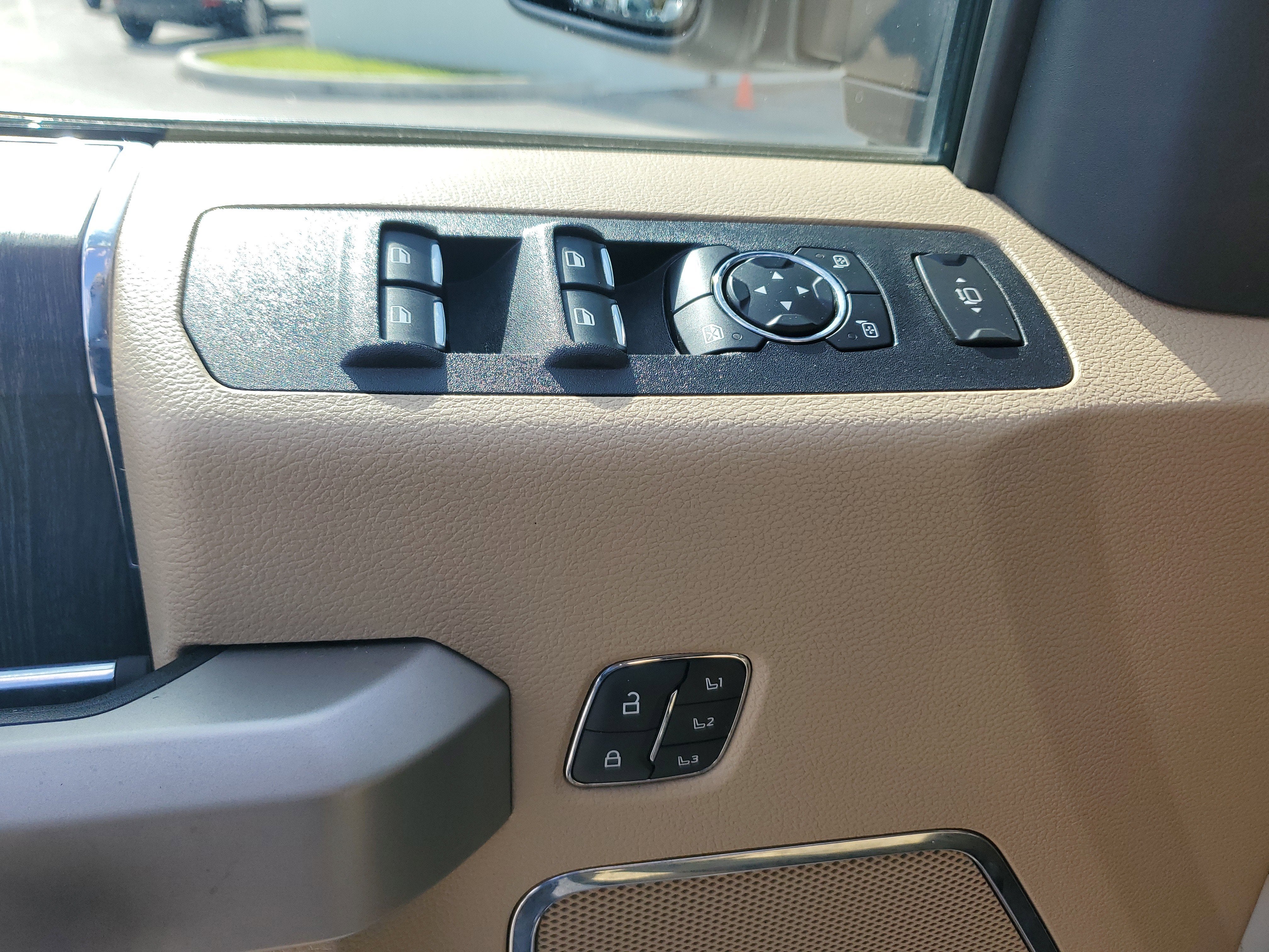 2020 Ford Super Duty F-350 DRW LARIAT 4WD Diesel