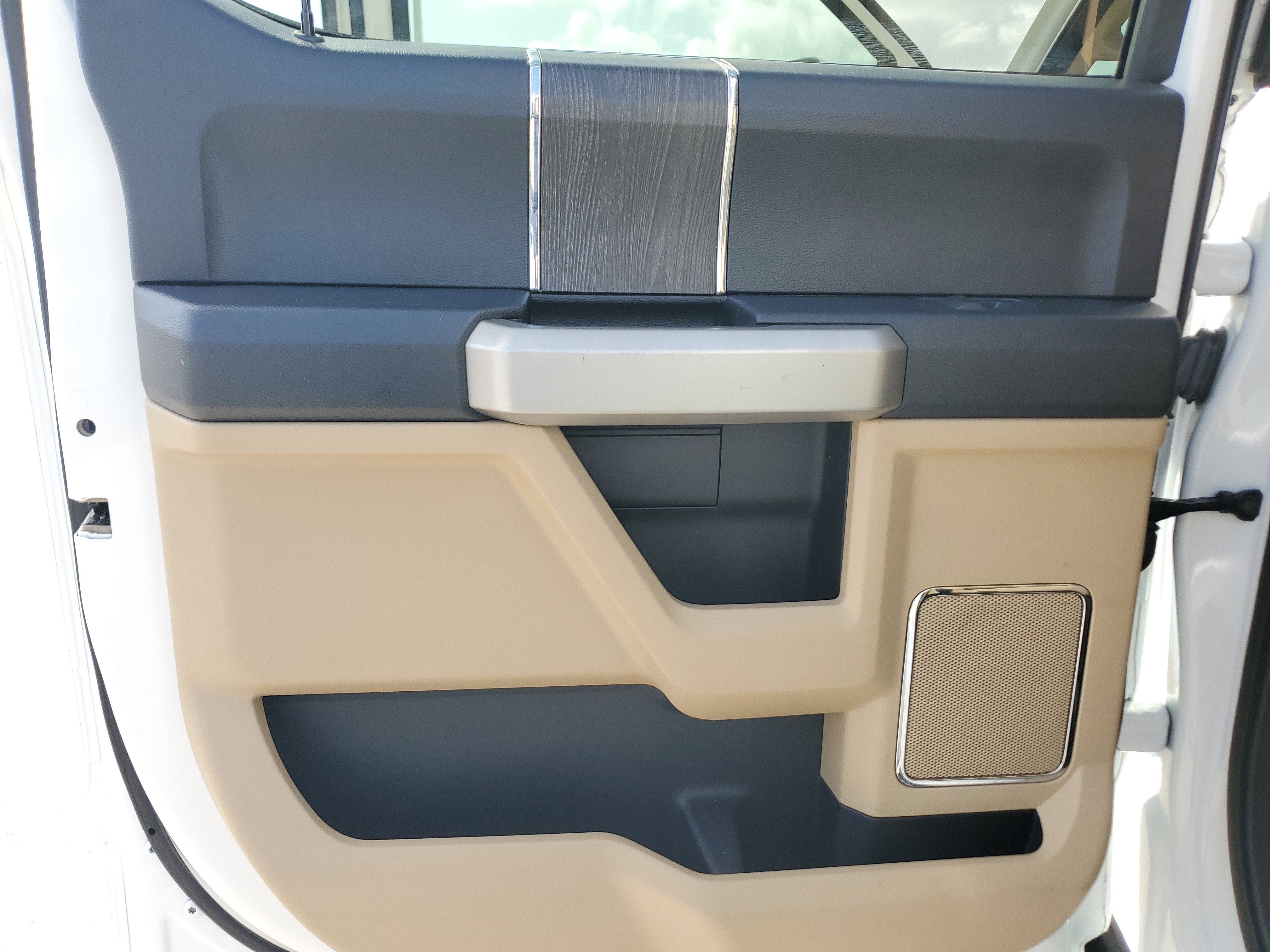 2020 Ford Super Duty F-350 DRW LARIAT 4WD Diesel