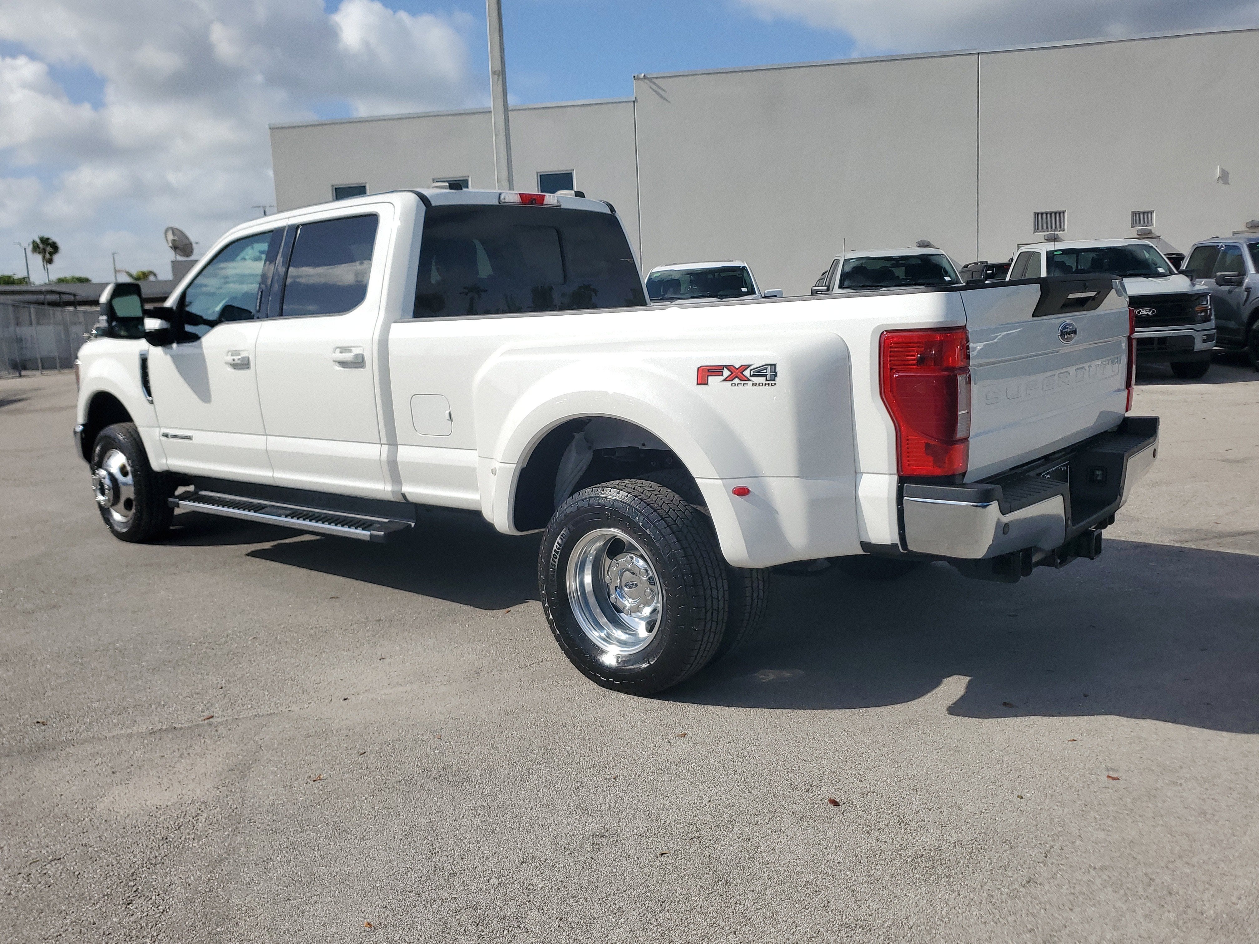 2020 Ford Super Duty F-350 DRW LARIAT 4WD Diesel