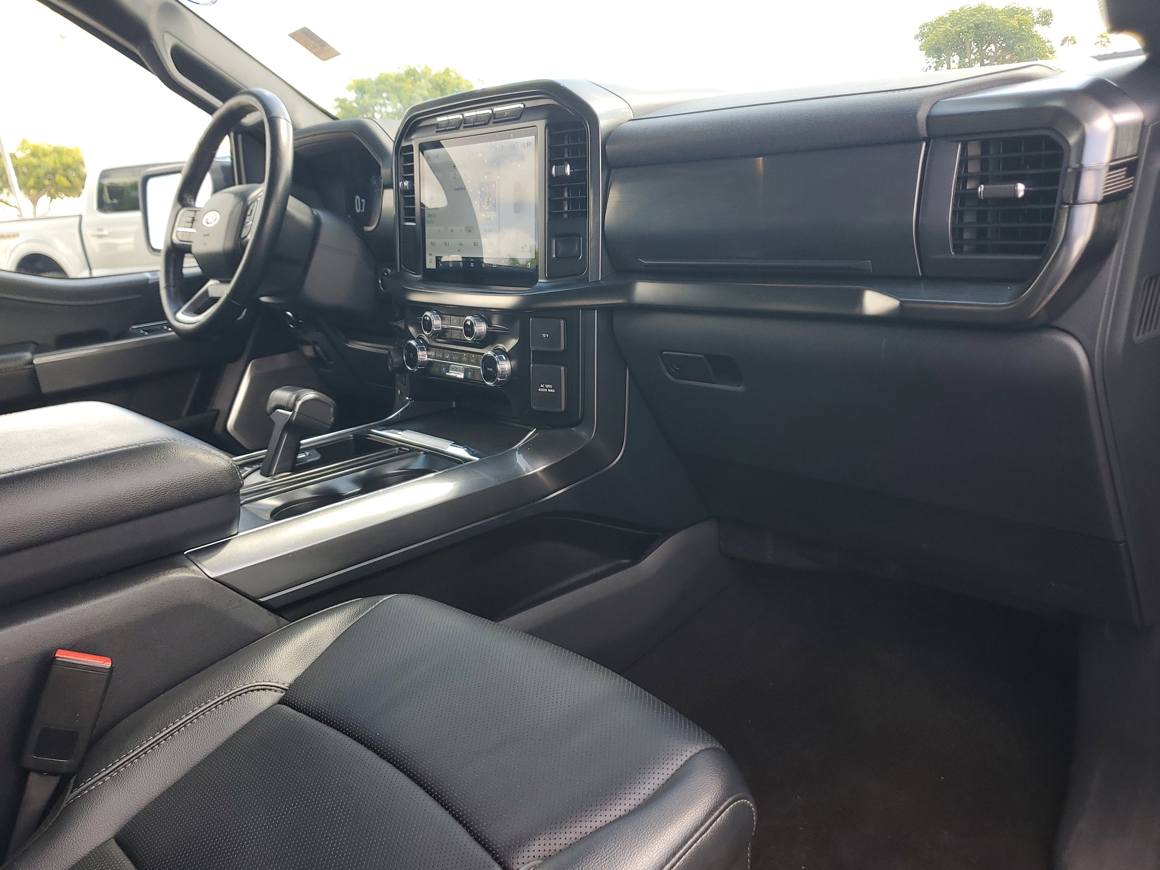 2023 Ford F-150 LARIAT 4WD