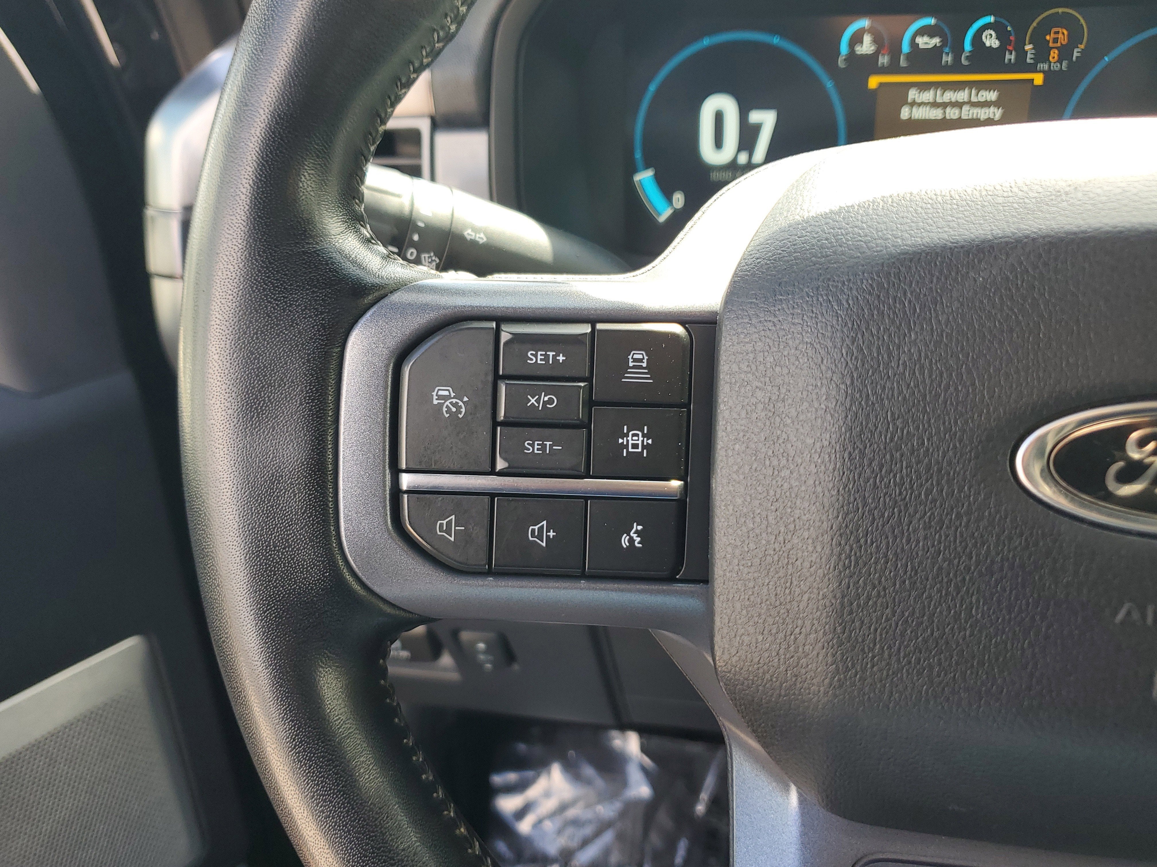 2023 Ford F-150 LARIAT 4WD