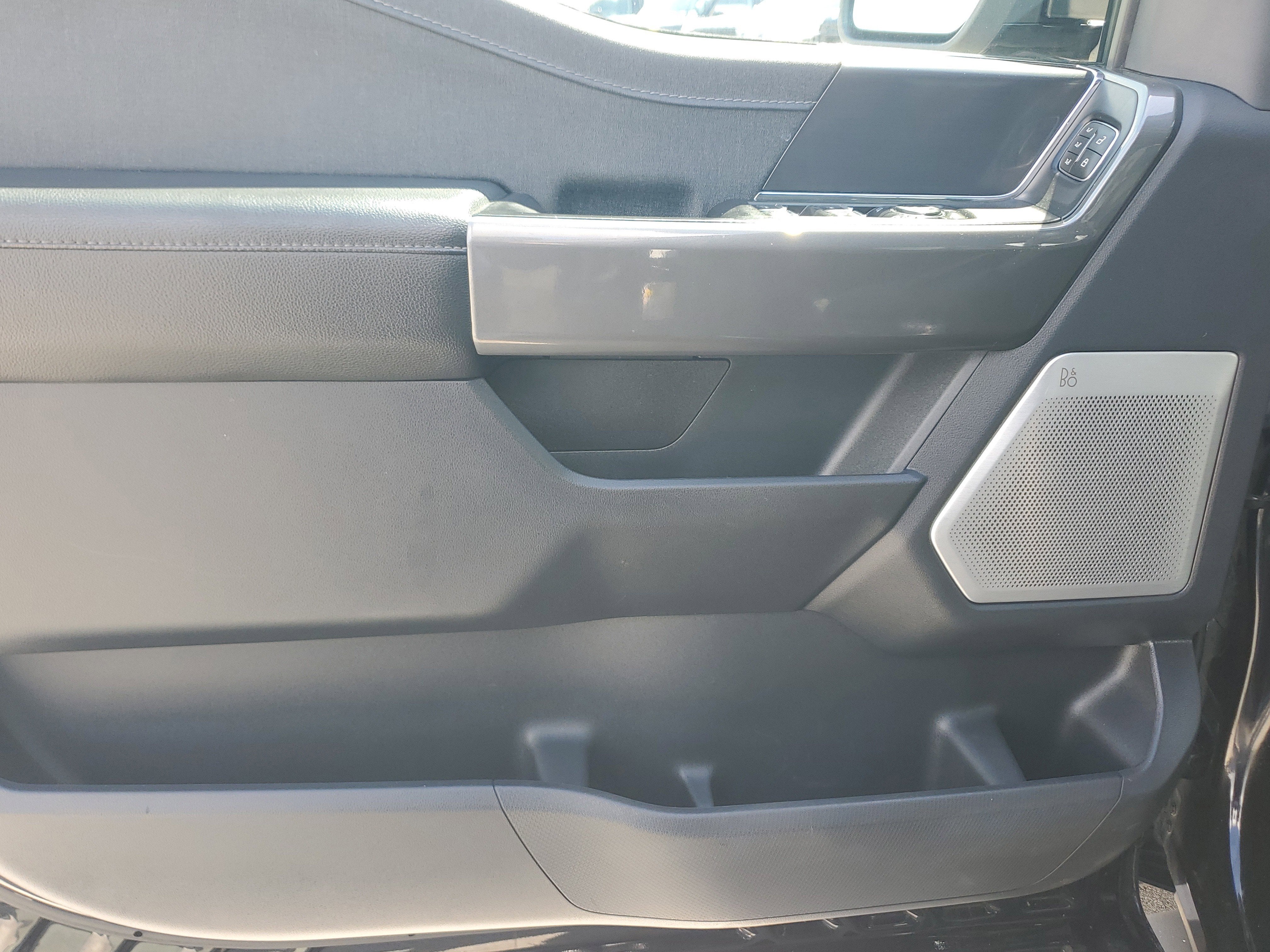 2023 Ford F-150 LARIAT 4WD