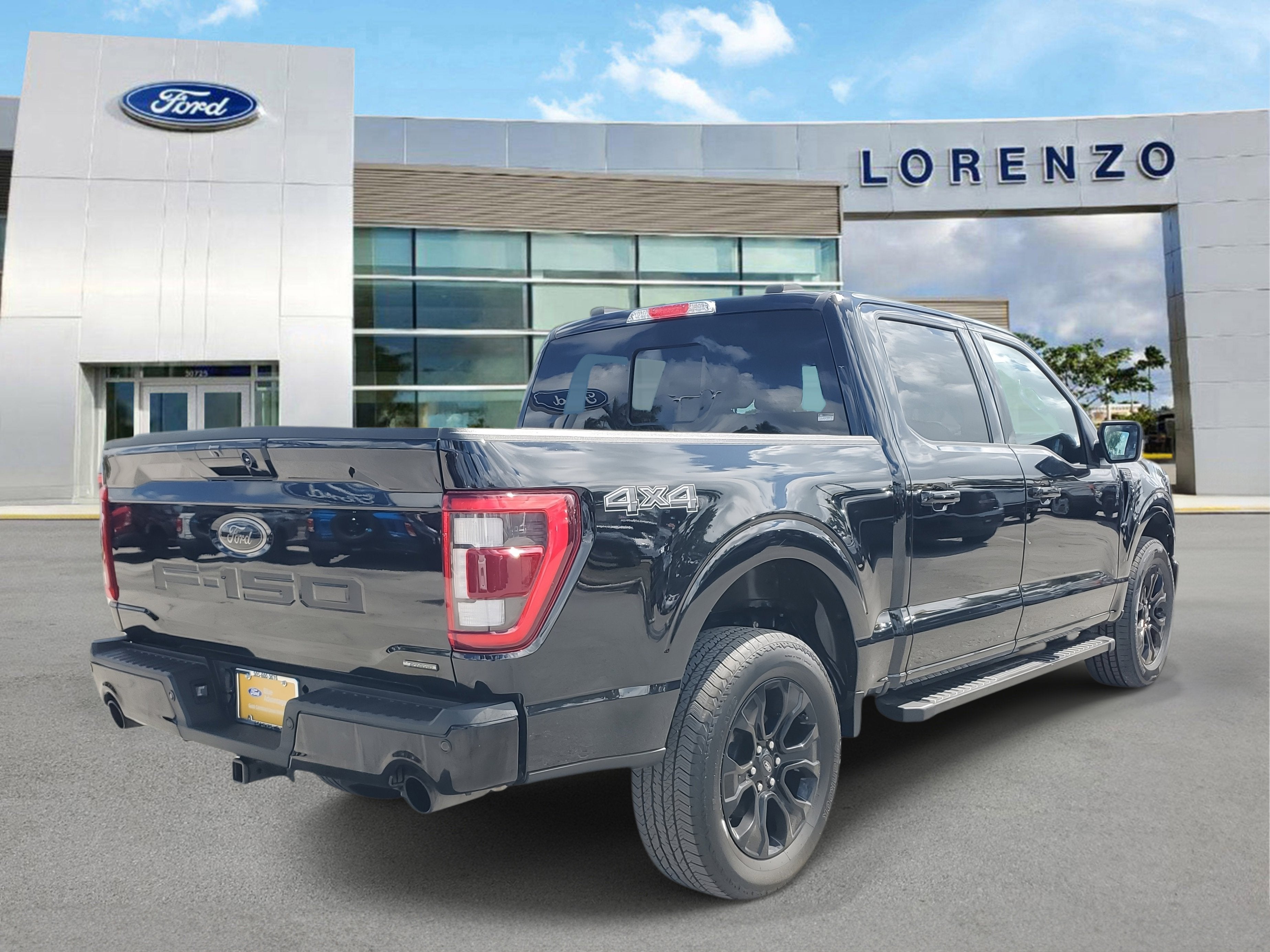 2023 Ford F-150 LARIAT 4WD