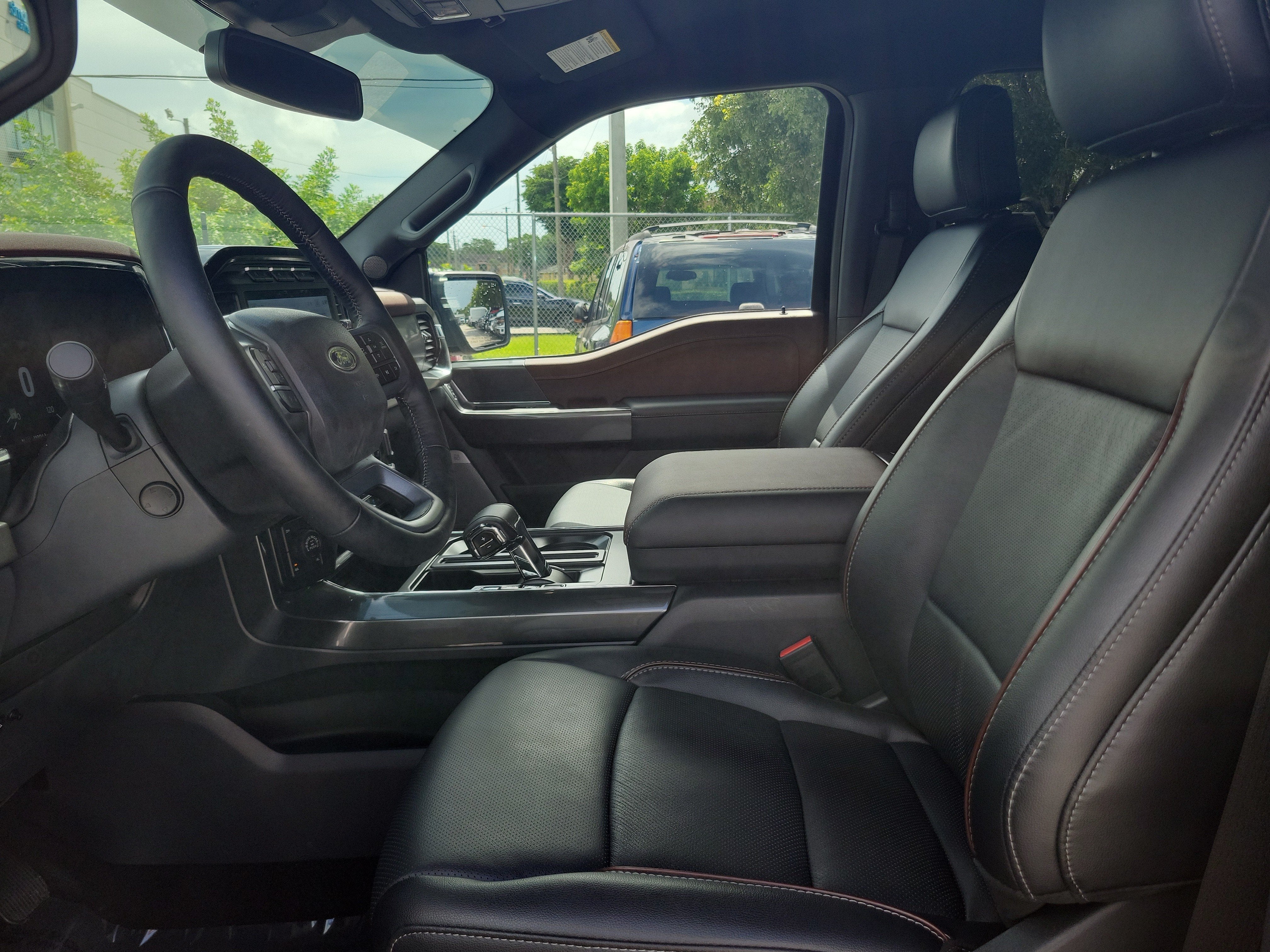 2023 Ford F-150 LARIAT 4WD