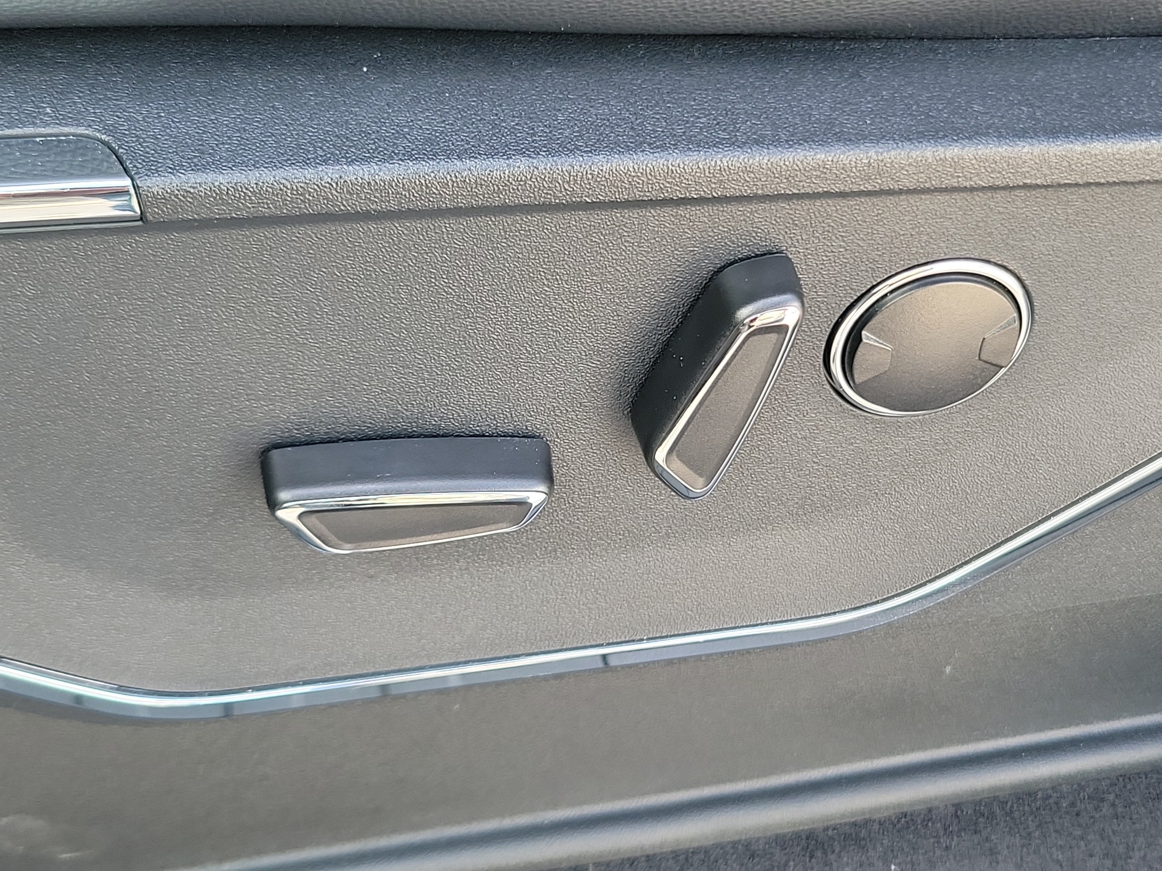2023 Ford F-150 LARIAT 4WD