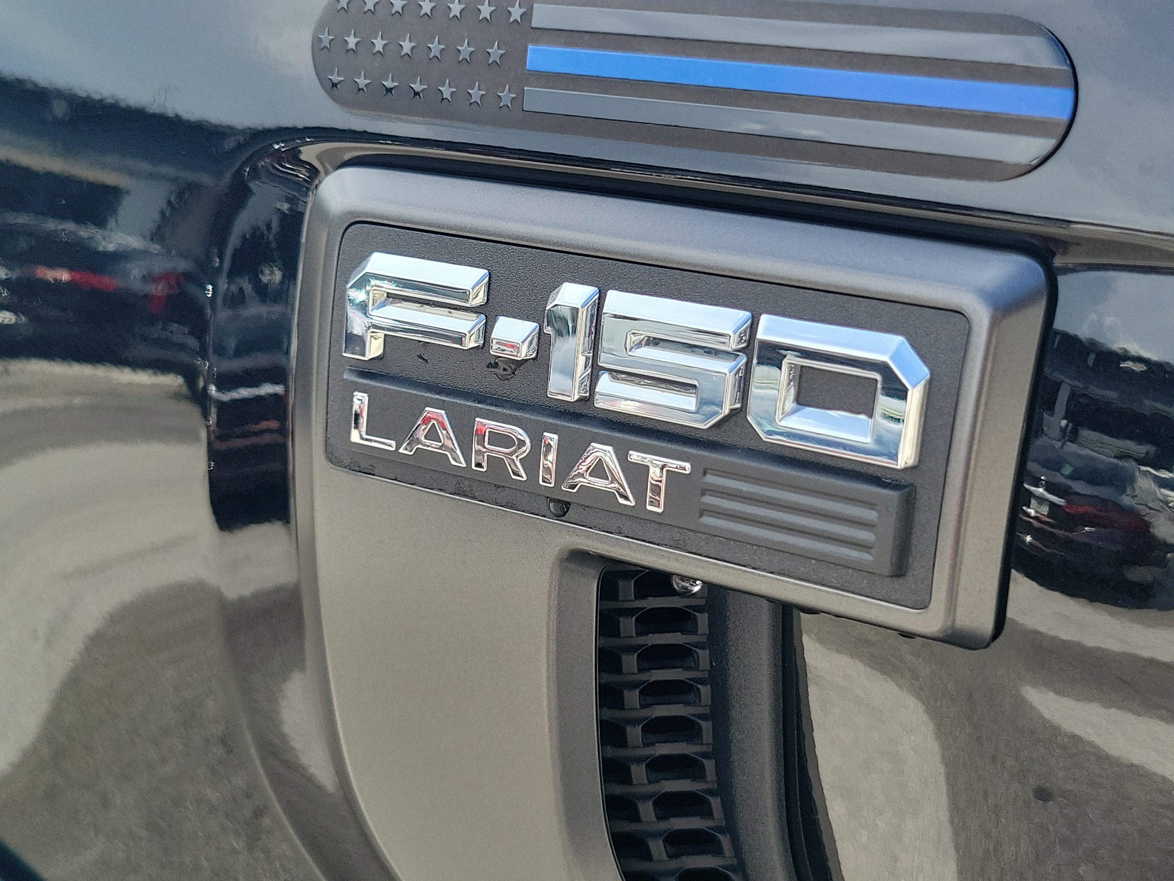 2023 Ford F-150 LARIAT 4WD