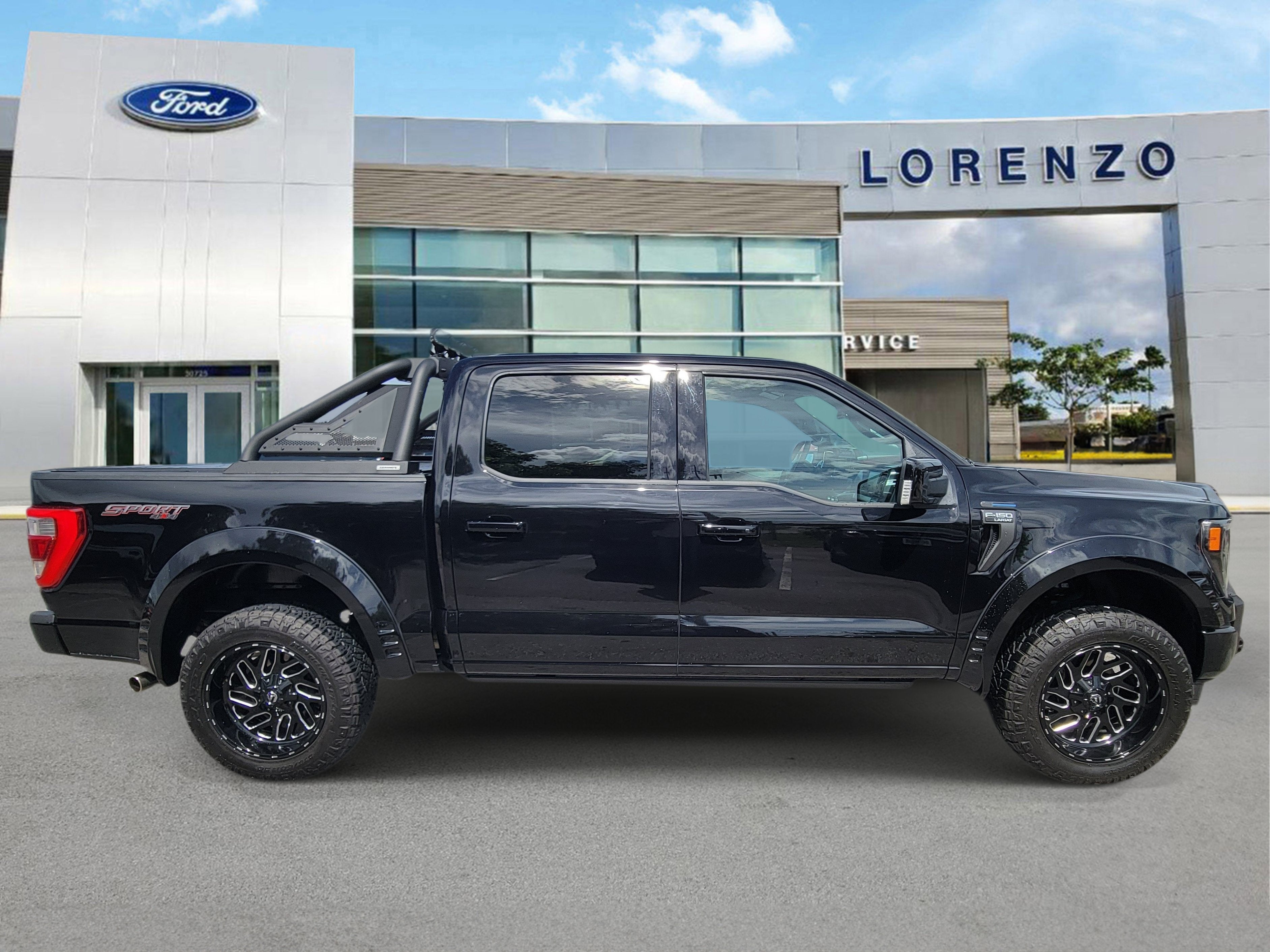 2023 Ford F-150 LARIAT 4WD