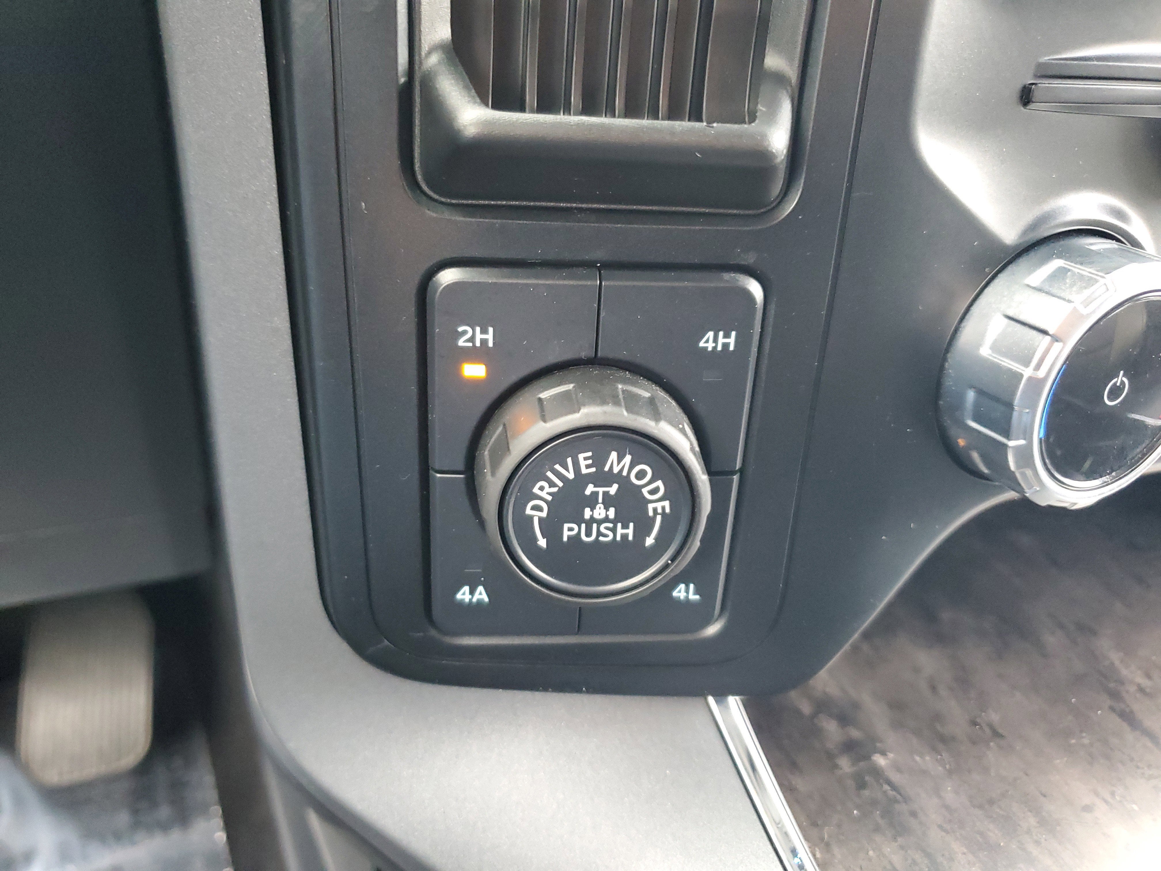 2023 Ford F-150 LARIAT 4WD