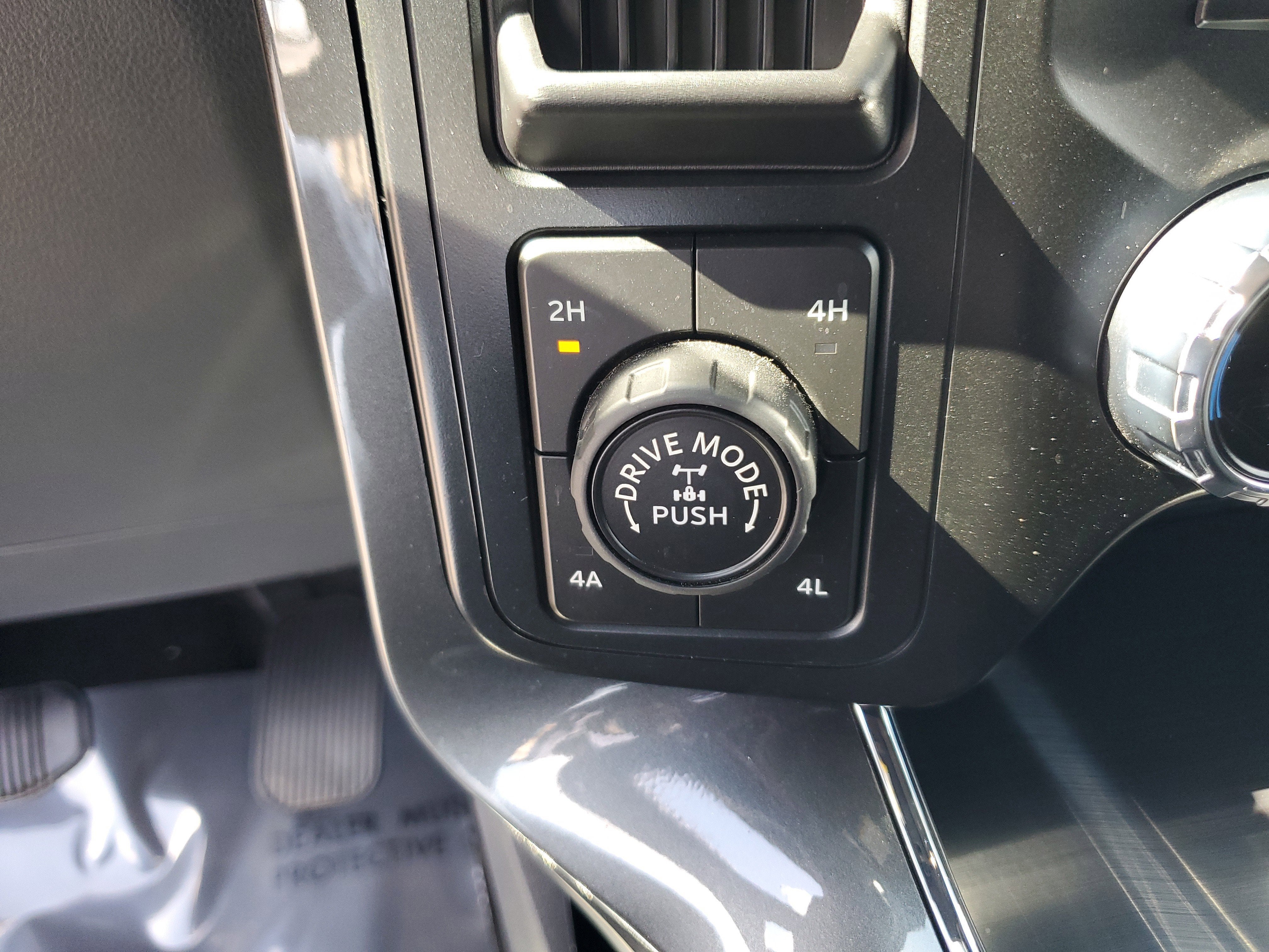 2022 Ford F-150 LARIAT 4WD