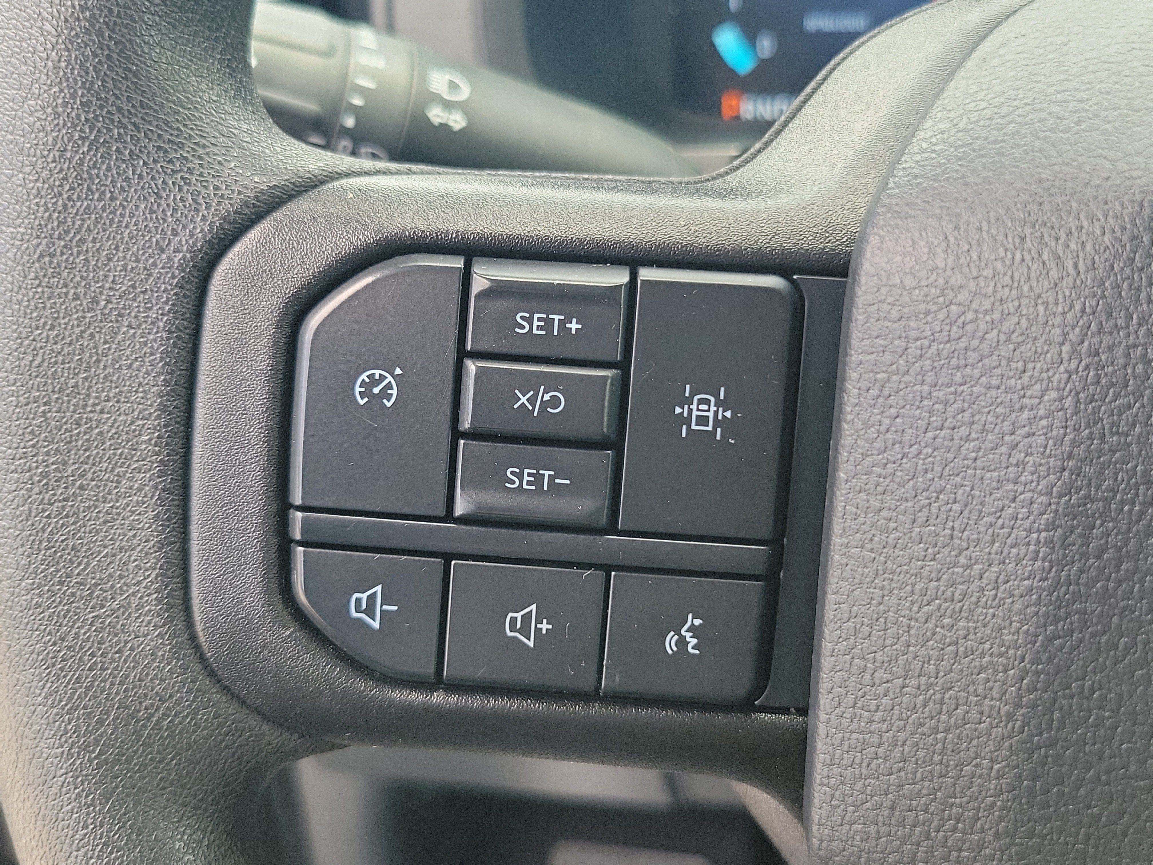 2025 Ford F-150 STX 4WD