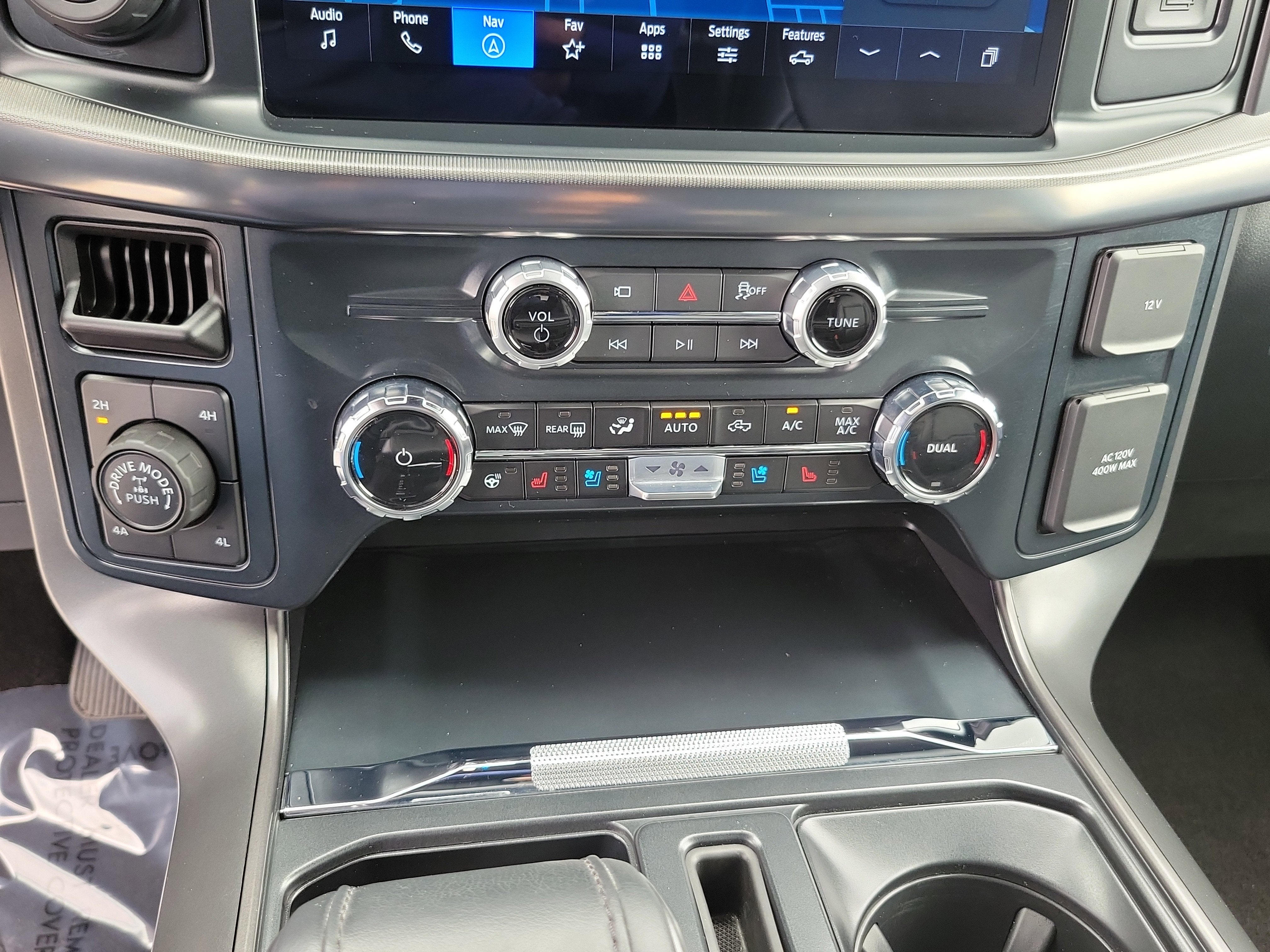 2025 Ford F-150 LARIAT 4WD