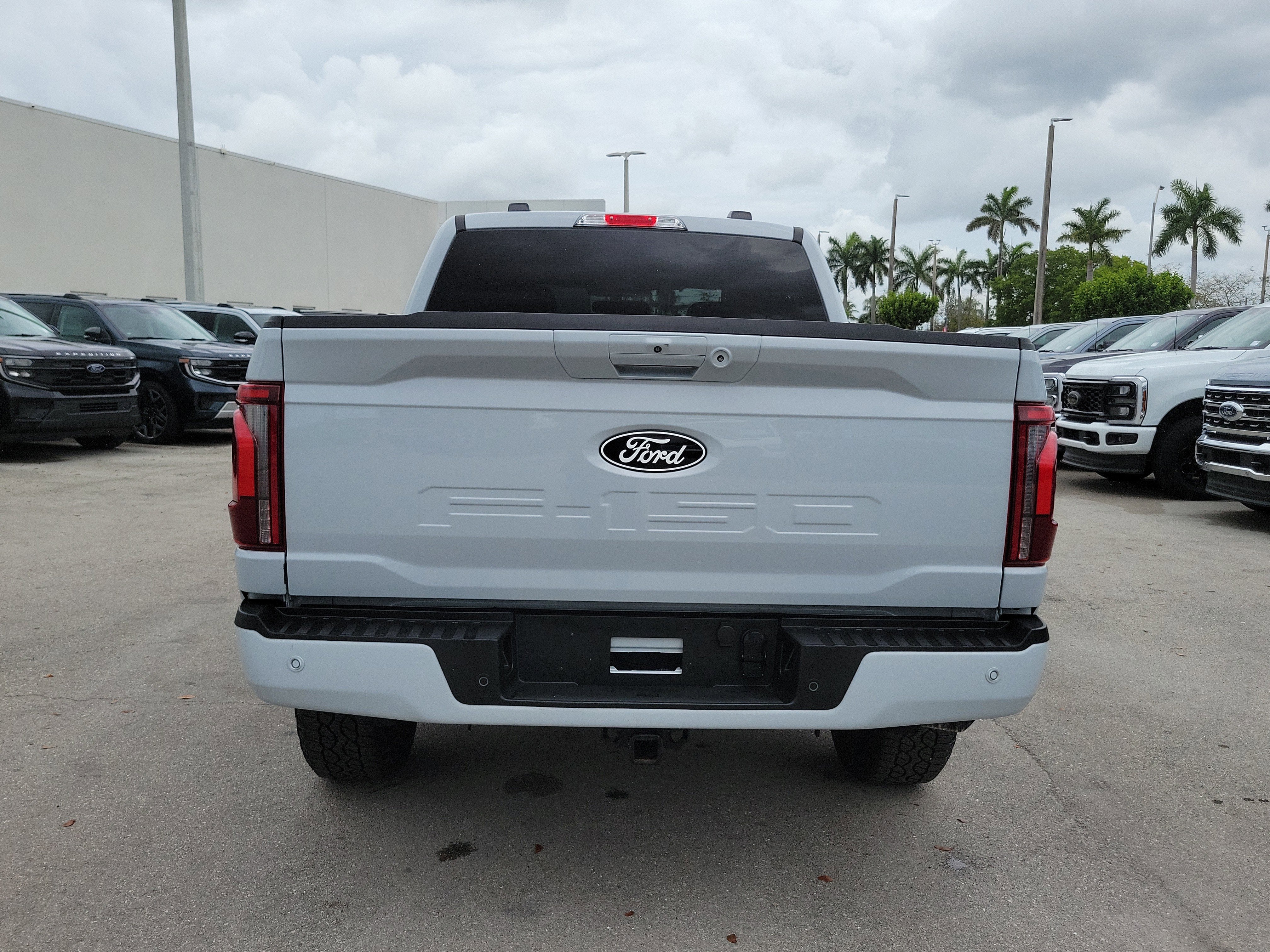 2025 Ford F-150 LARIAT 4WD