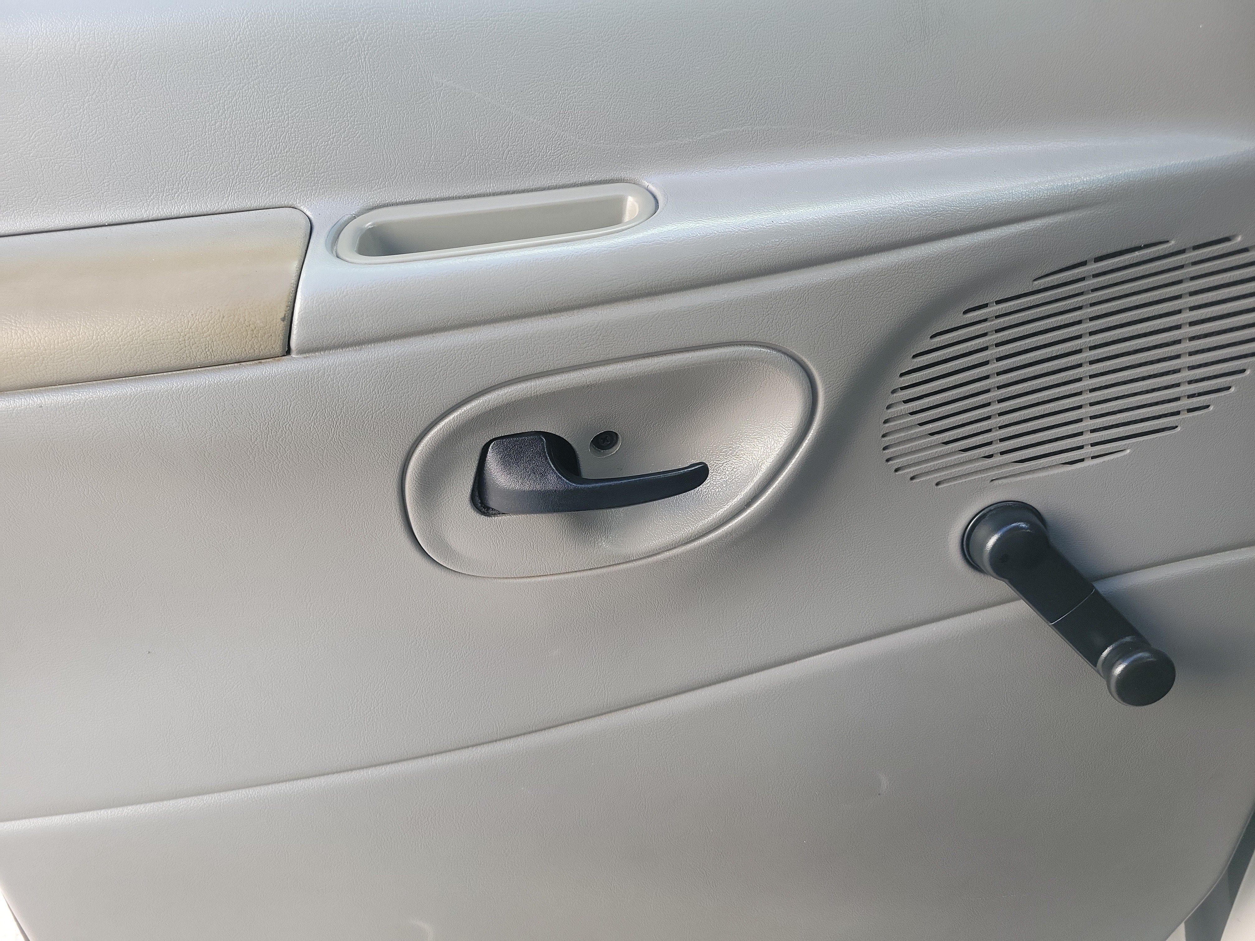 2005 Ford Econoline Cargo Van Base