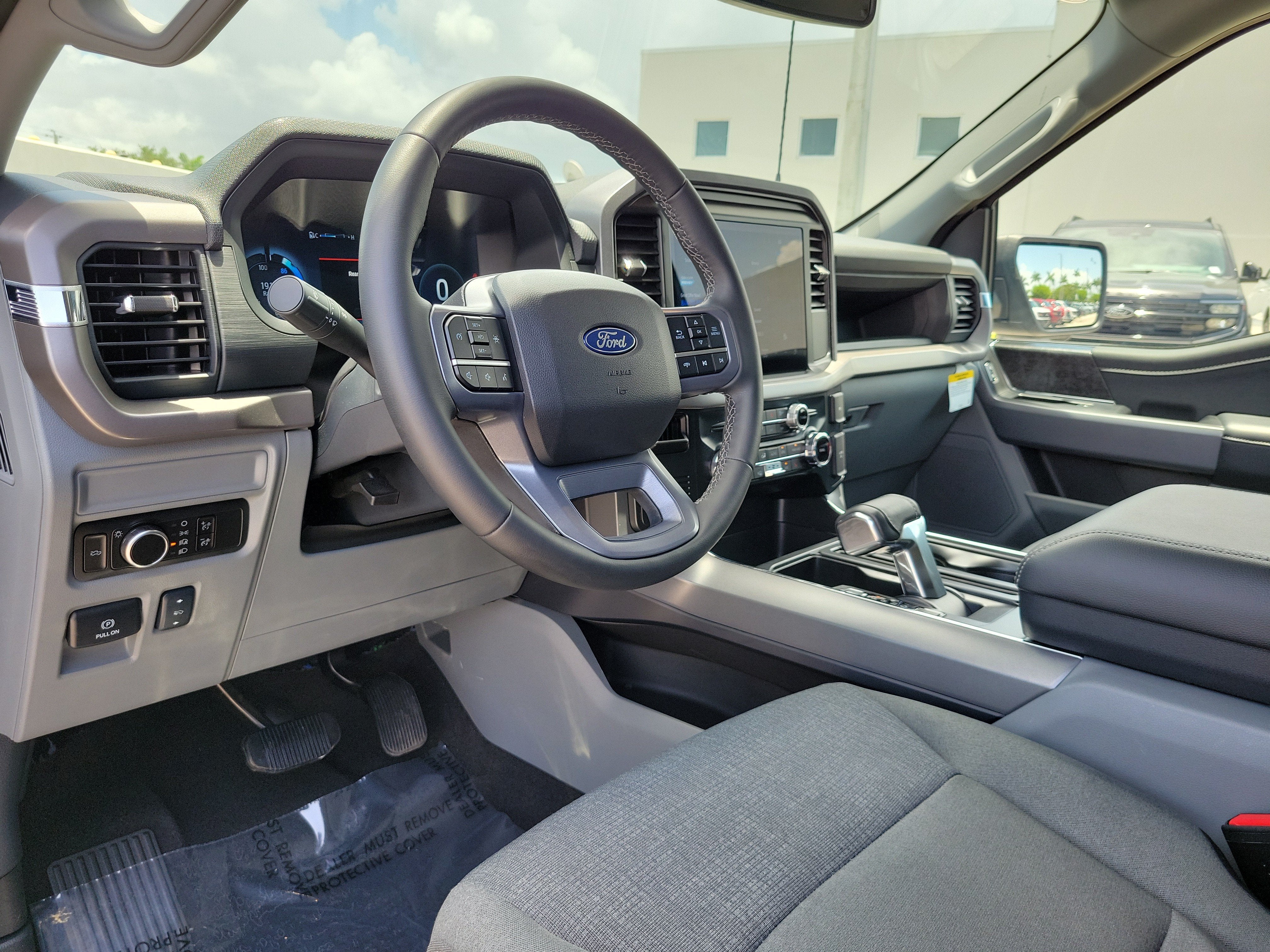 2025 Ford F-150 Lightning XLT