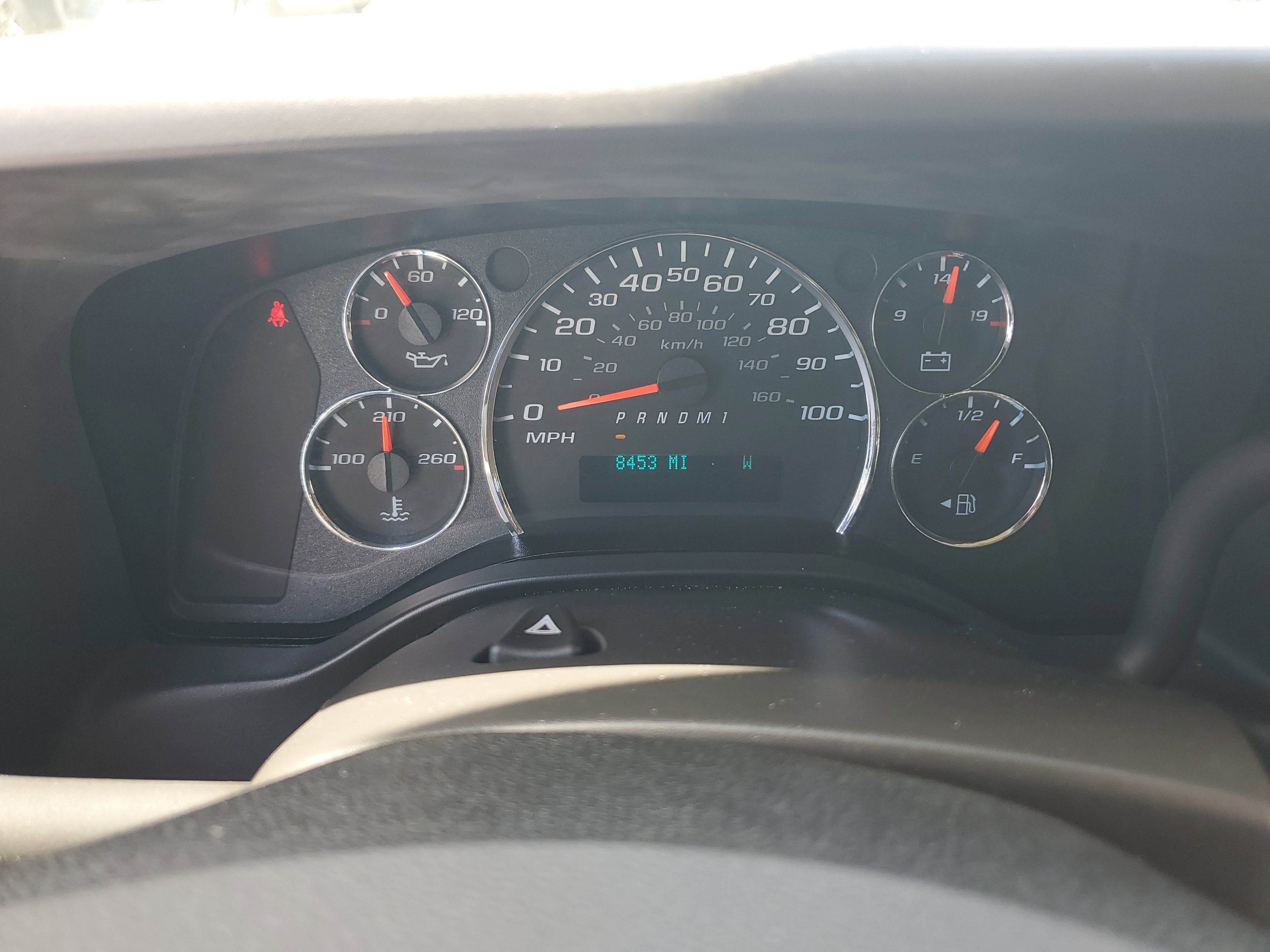 2025 Chevrolet Express Passenger LT