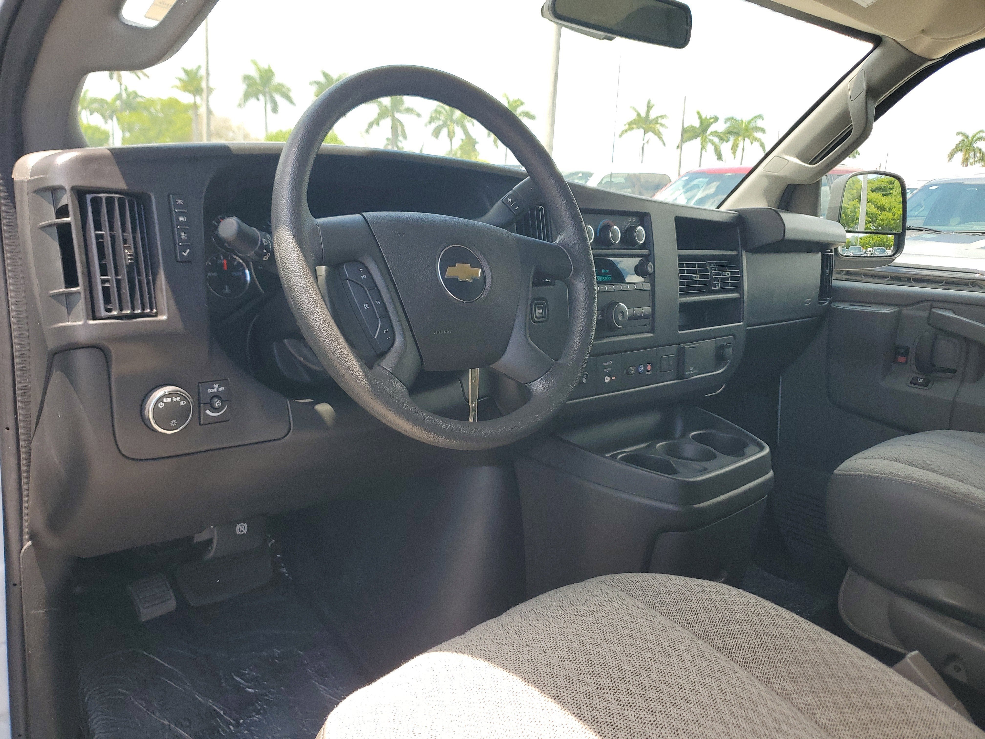 2025 Chevrolet Express Passenger LT