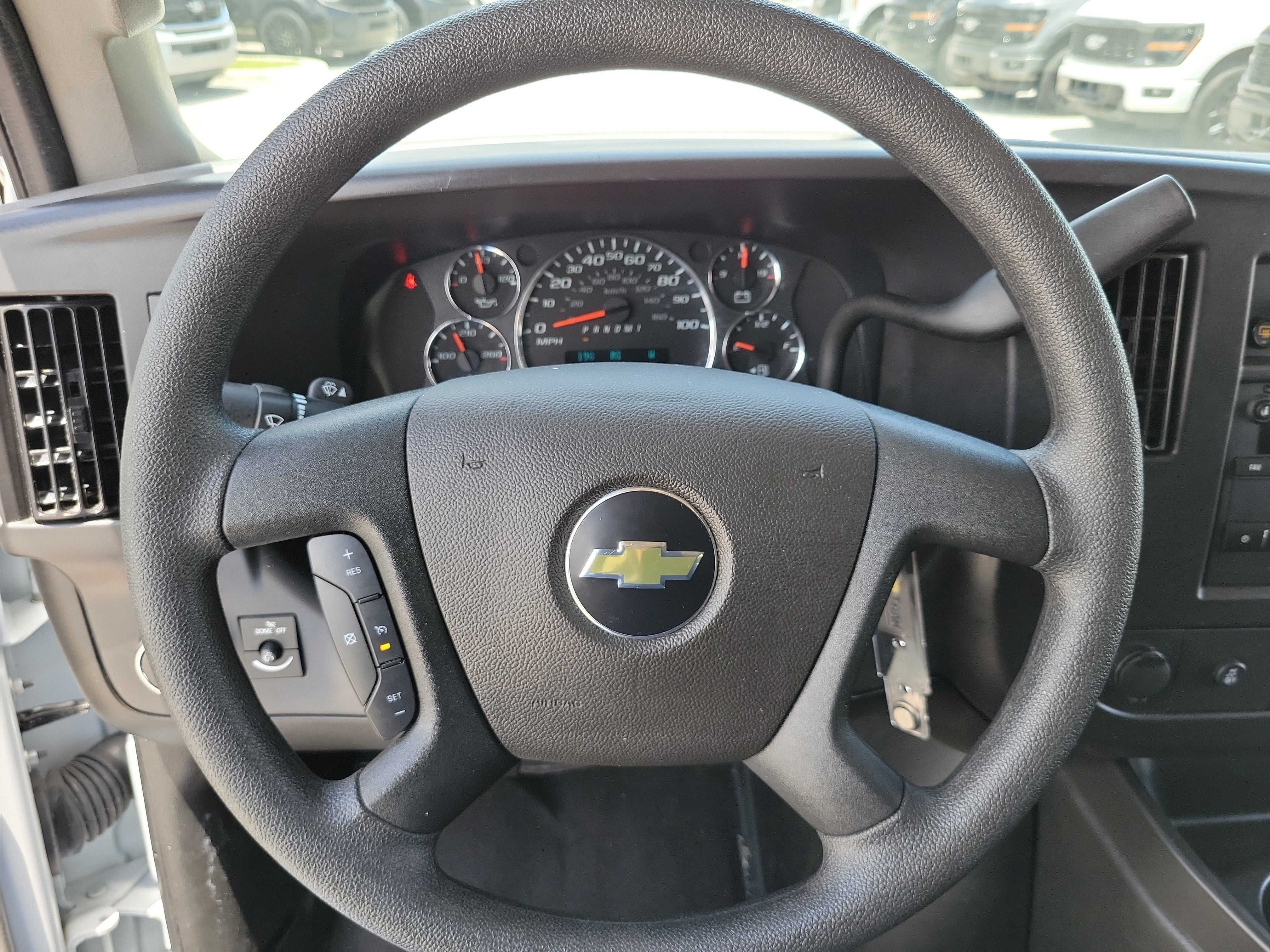 2025 Chevrolet Express Passenger LT