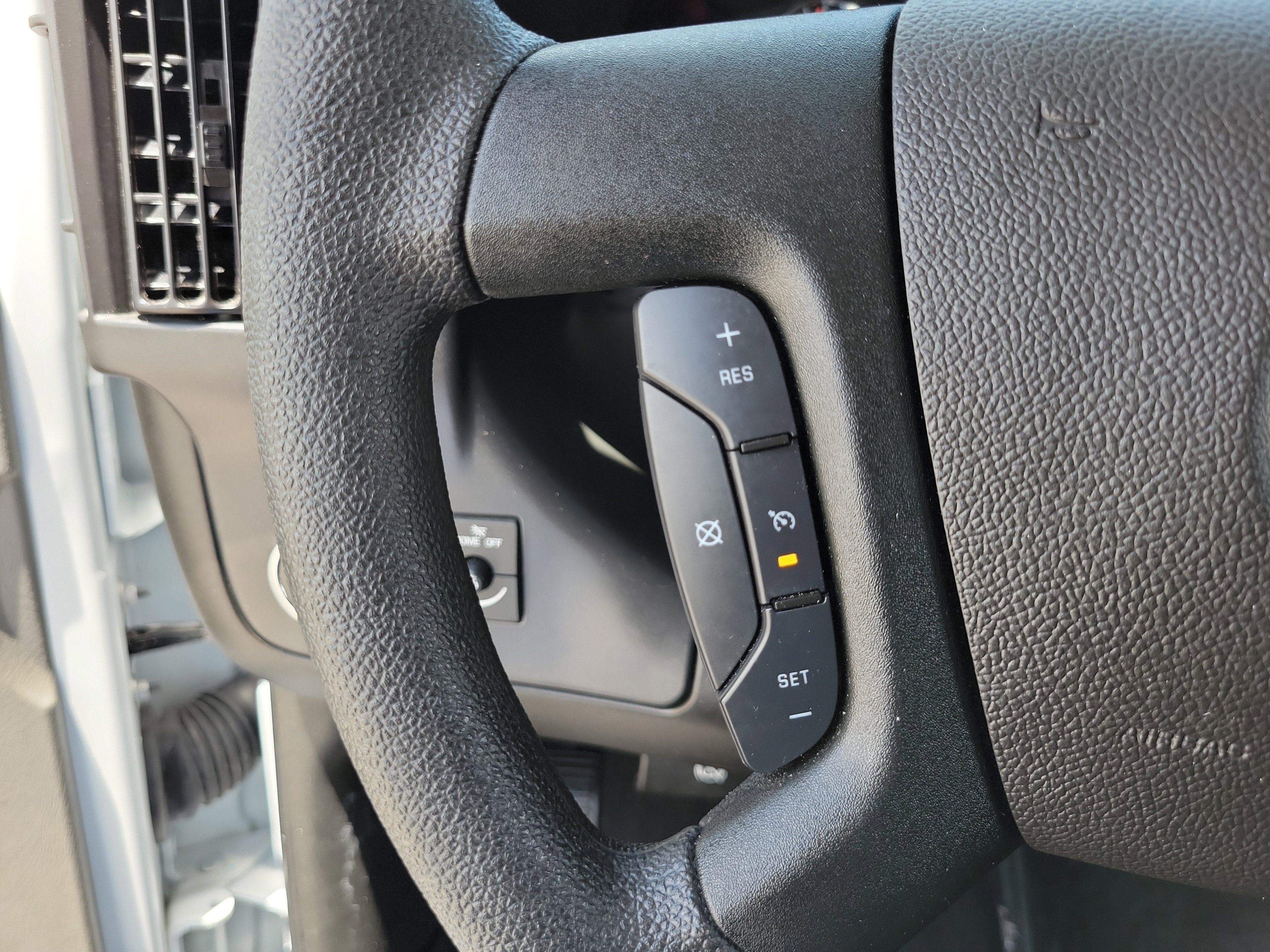 2025 Chevrolet Express Passenger LT