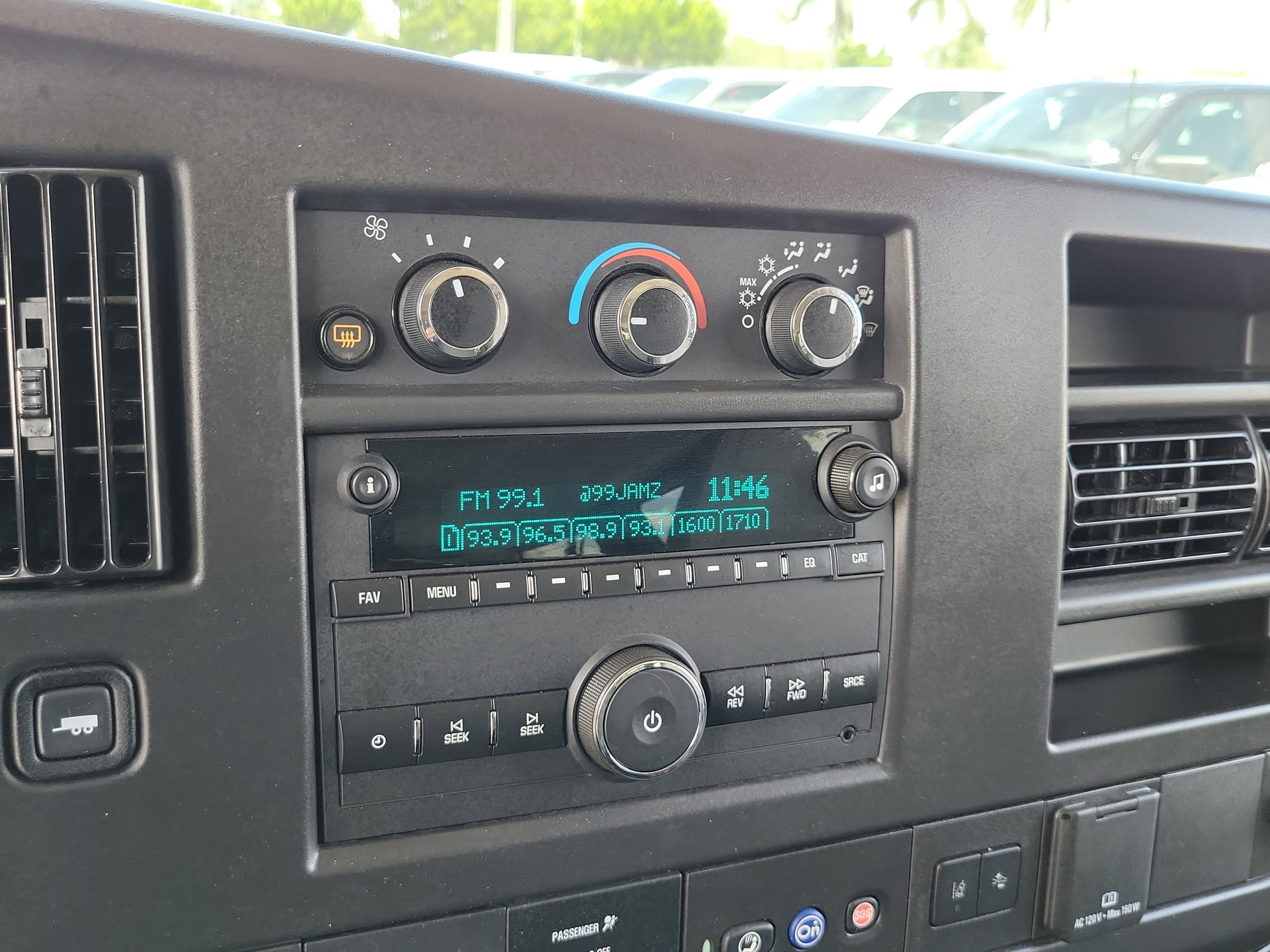 2025 Chevrolet Express Passenger LT