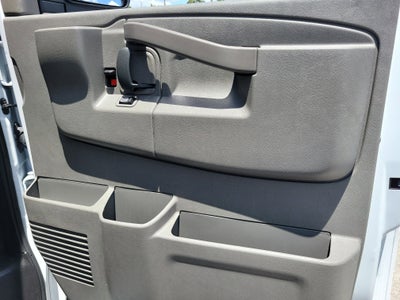 2025 Chevrolet Express Passenger LT