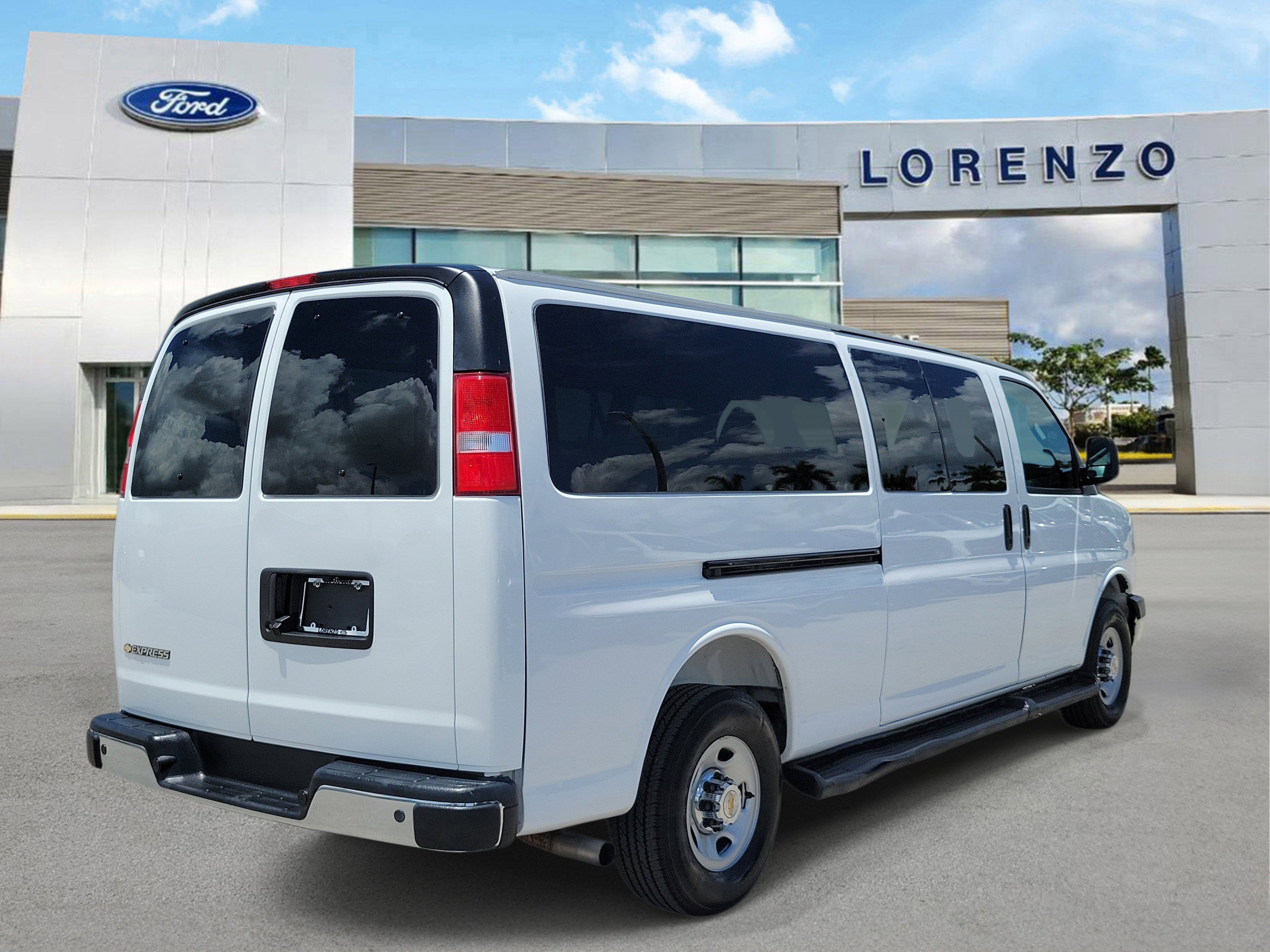 2025 Chevrolet Express Passenger LT