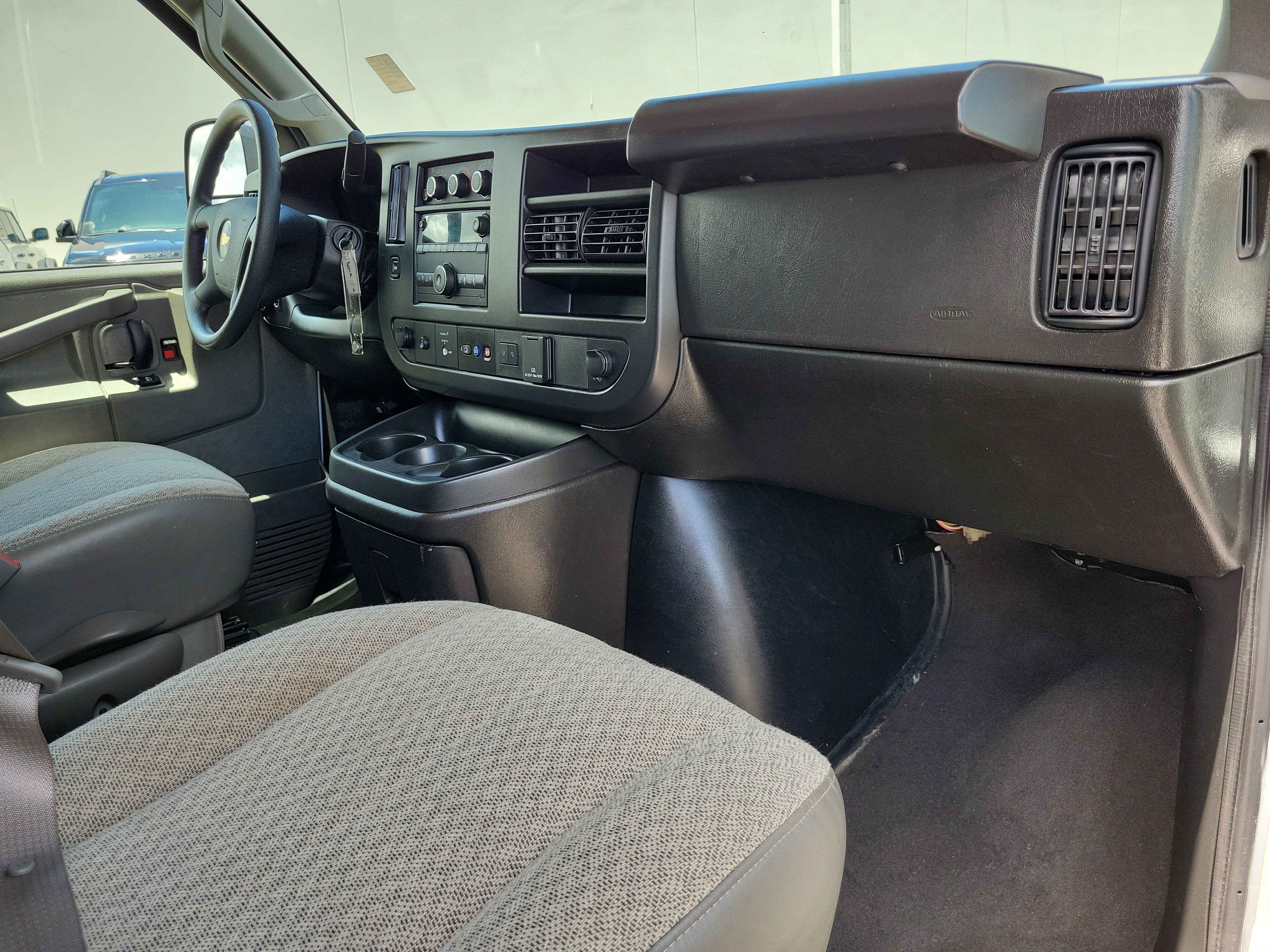 2023 Chevrolet Express Passenger LT