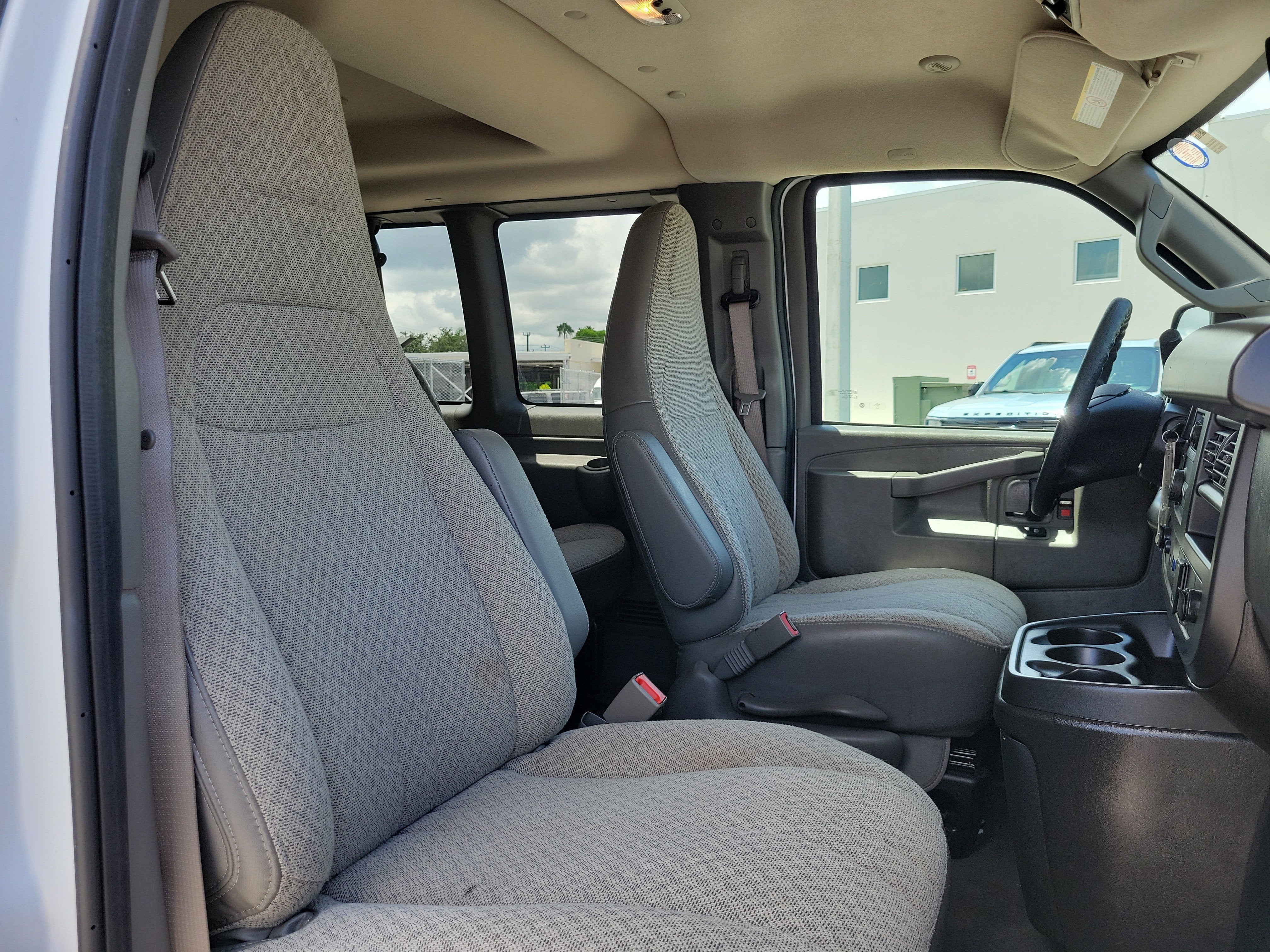 2023 Chevrolet Express Passenger LT