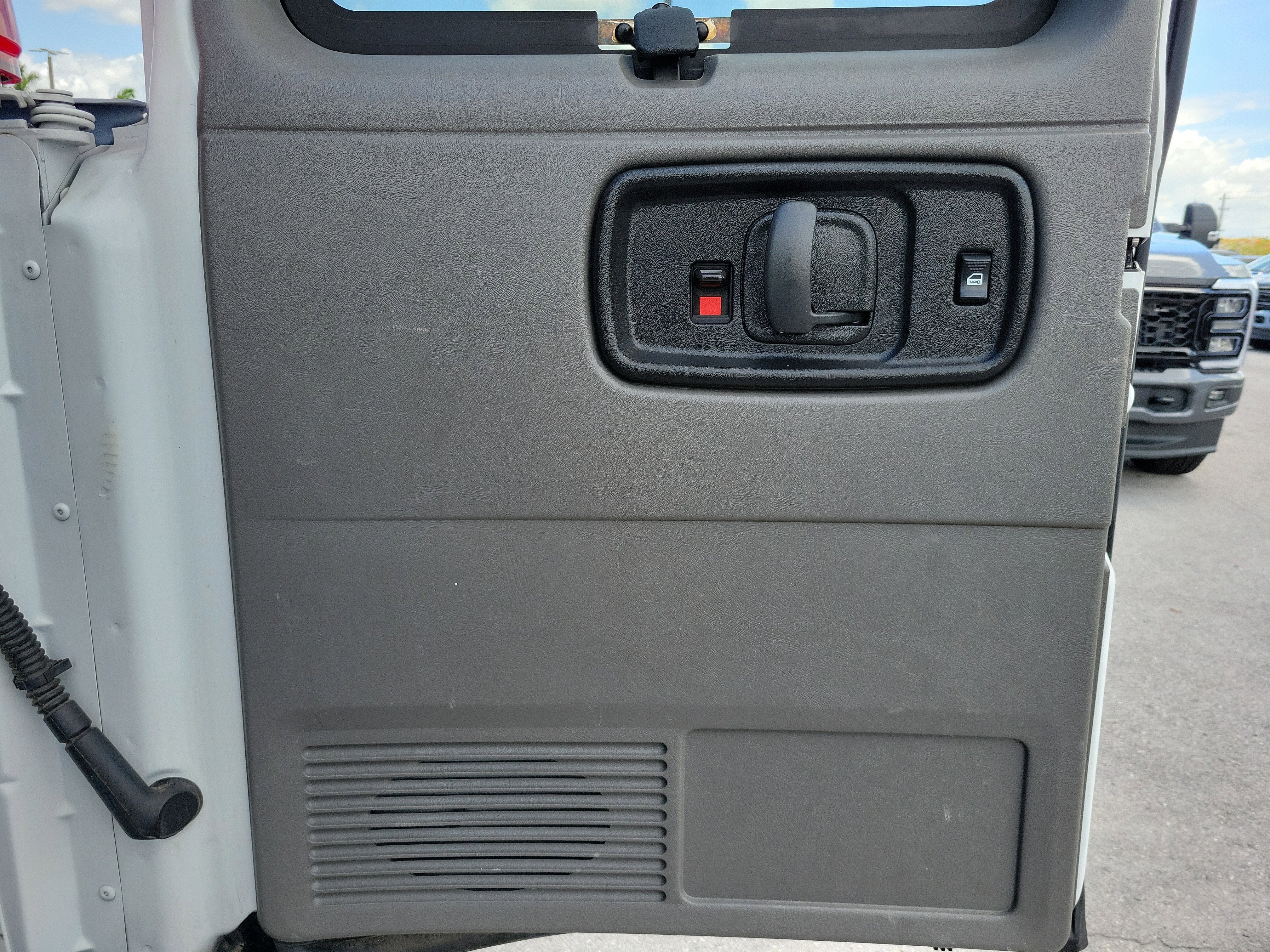 2023 Chevrolet Express Passenger LT