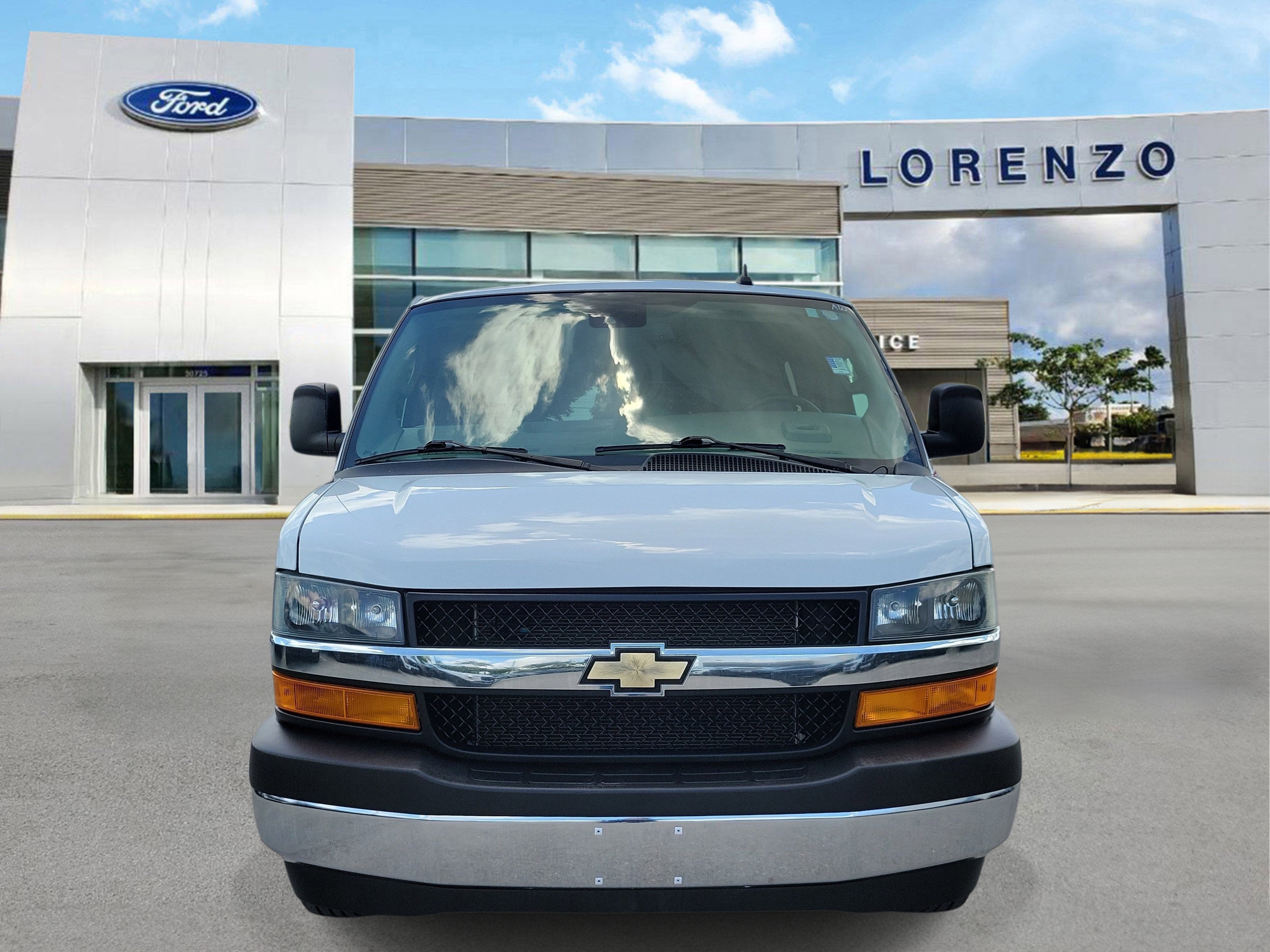 2023 Chevrolet Express Passenger LT