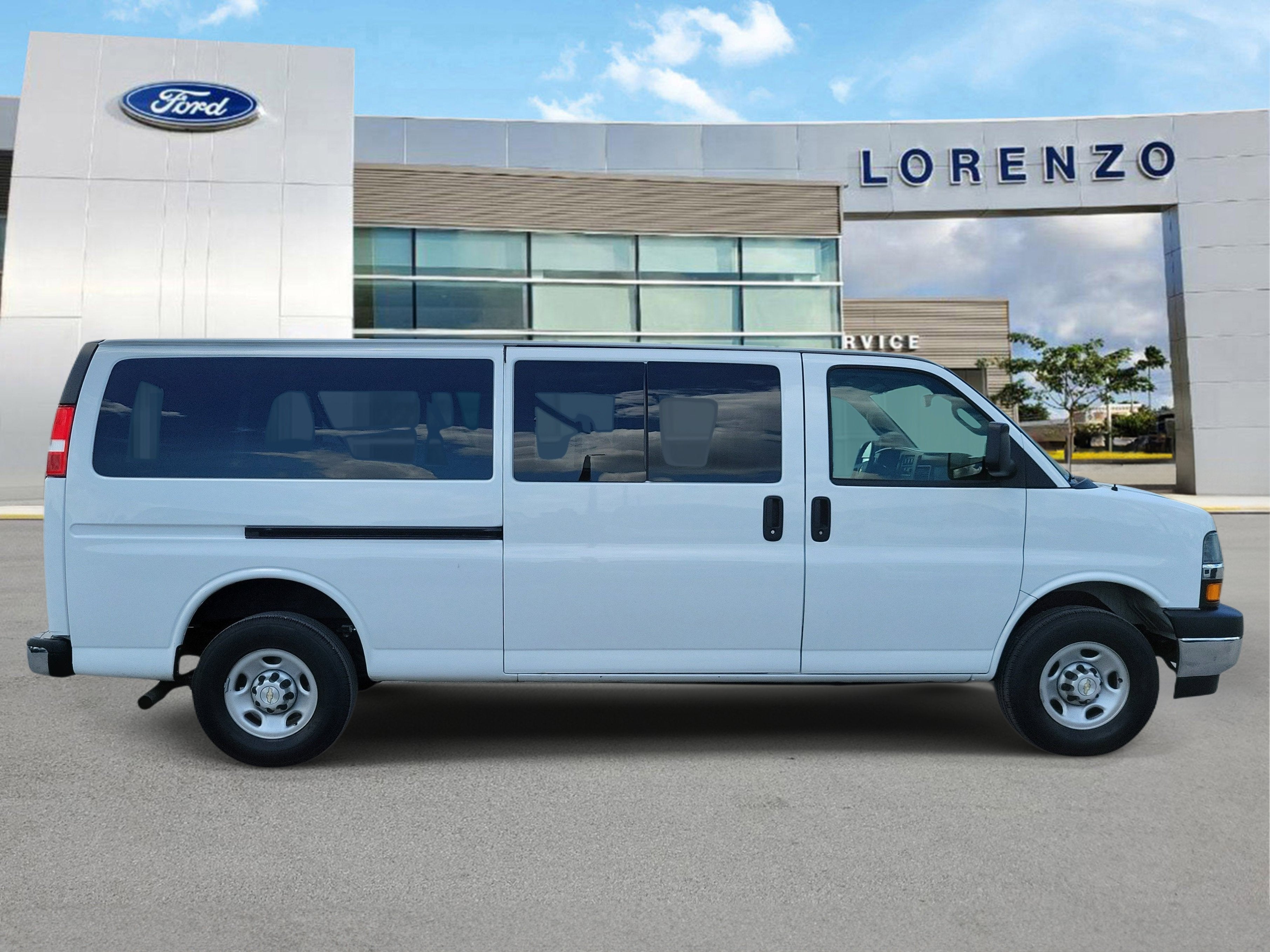 2023 Chevrolet Express Passenger LT
