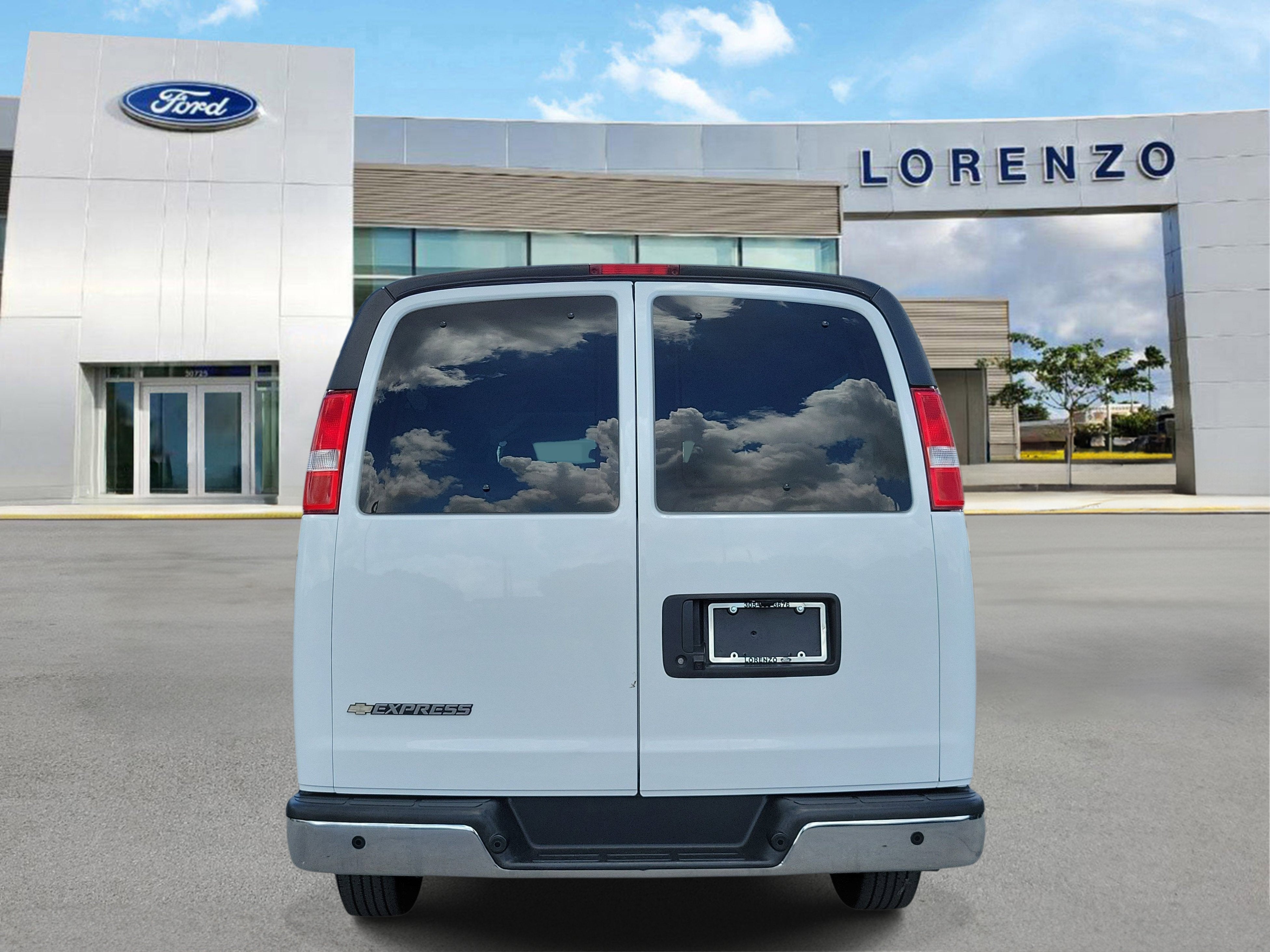 2023 Chevrolet Express Passenger LT