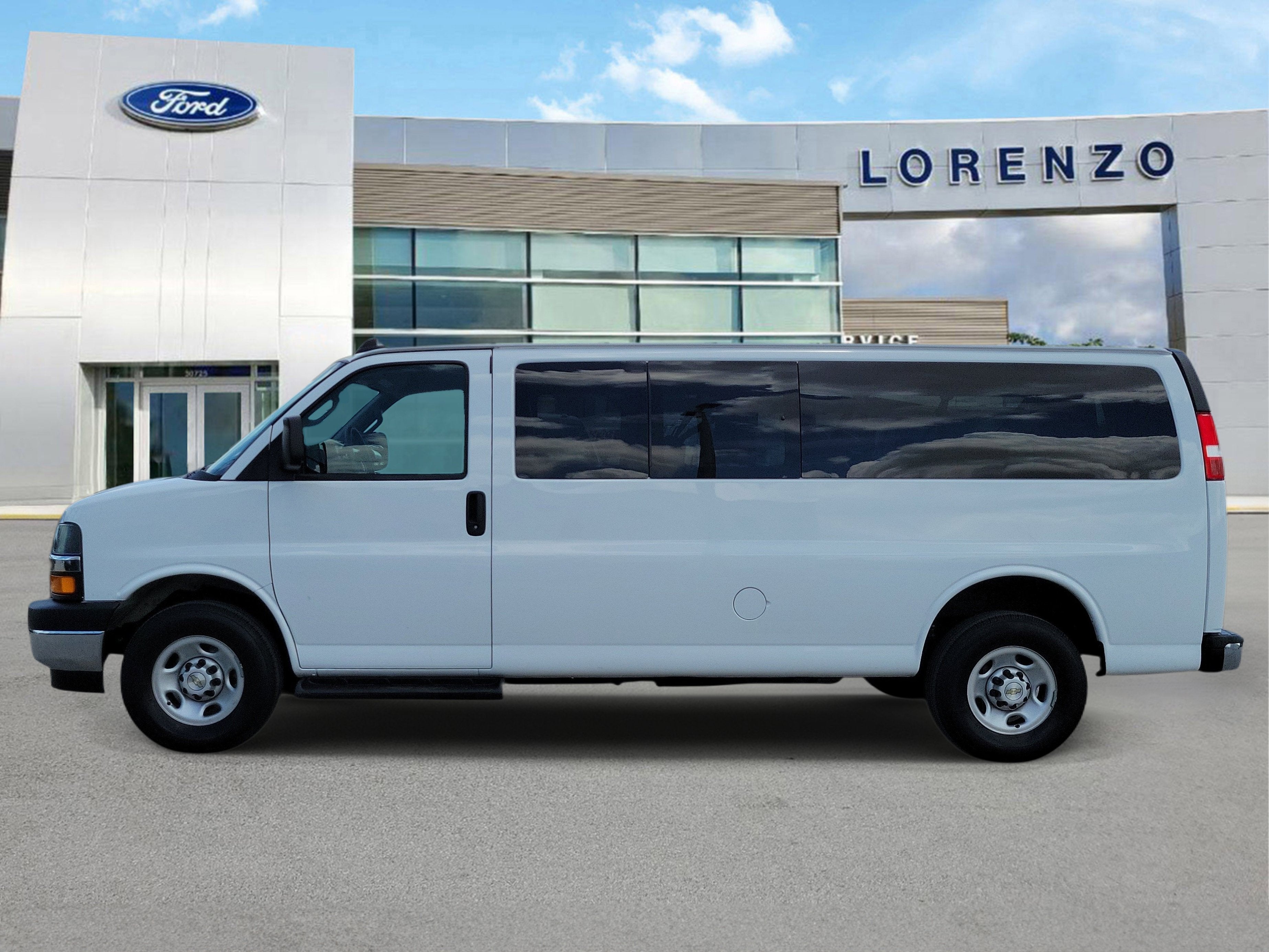 2023 Chevrolet Express Passenger LT