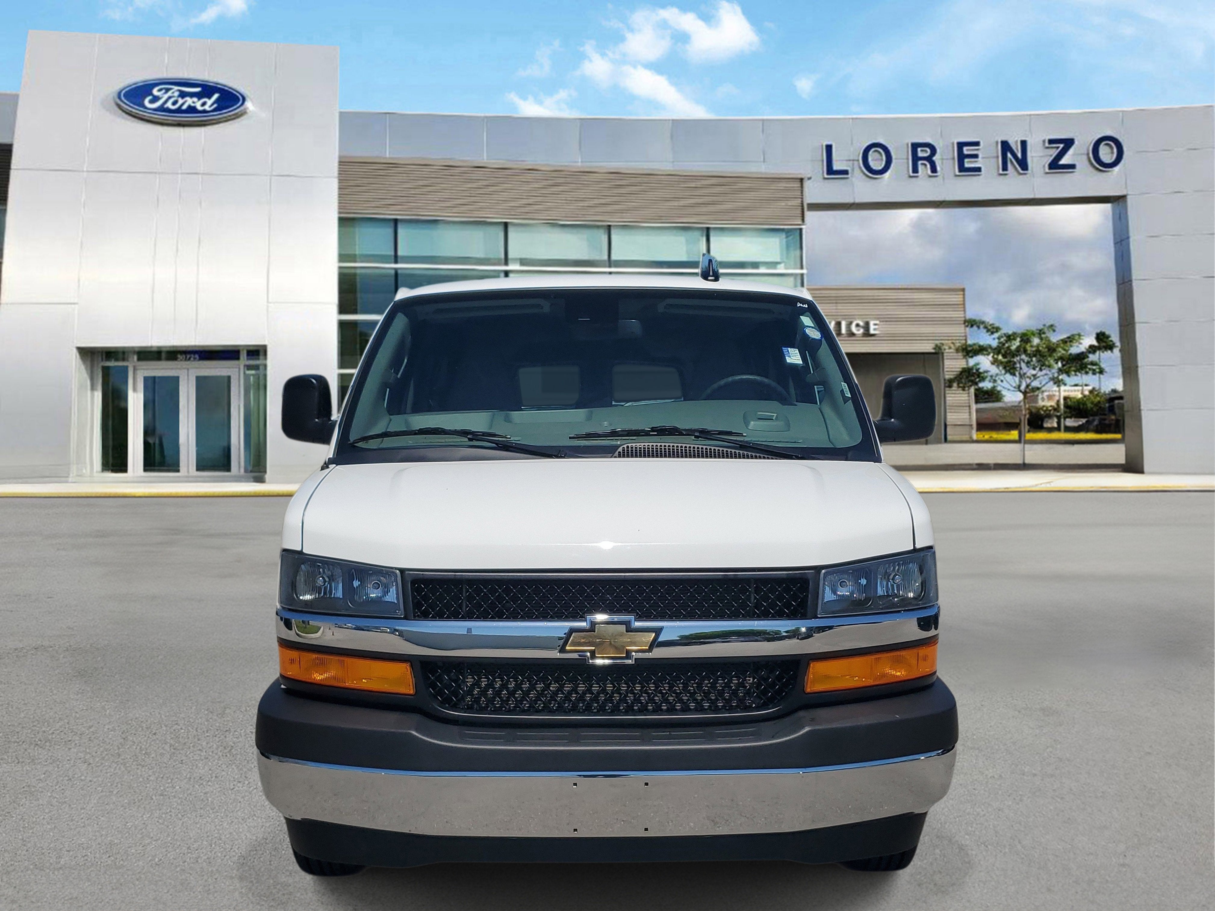 2025 Chevrolet Express Passenger LT