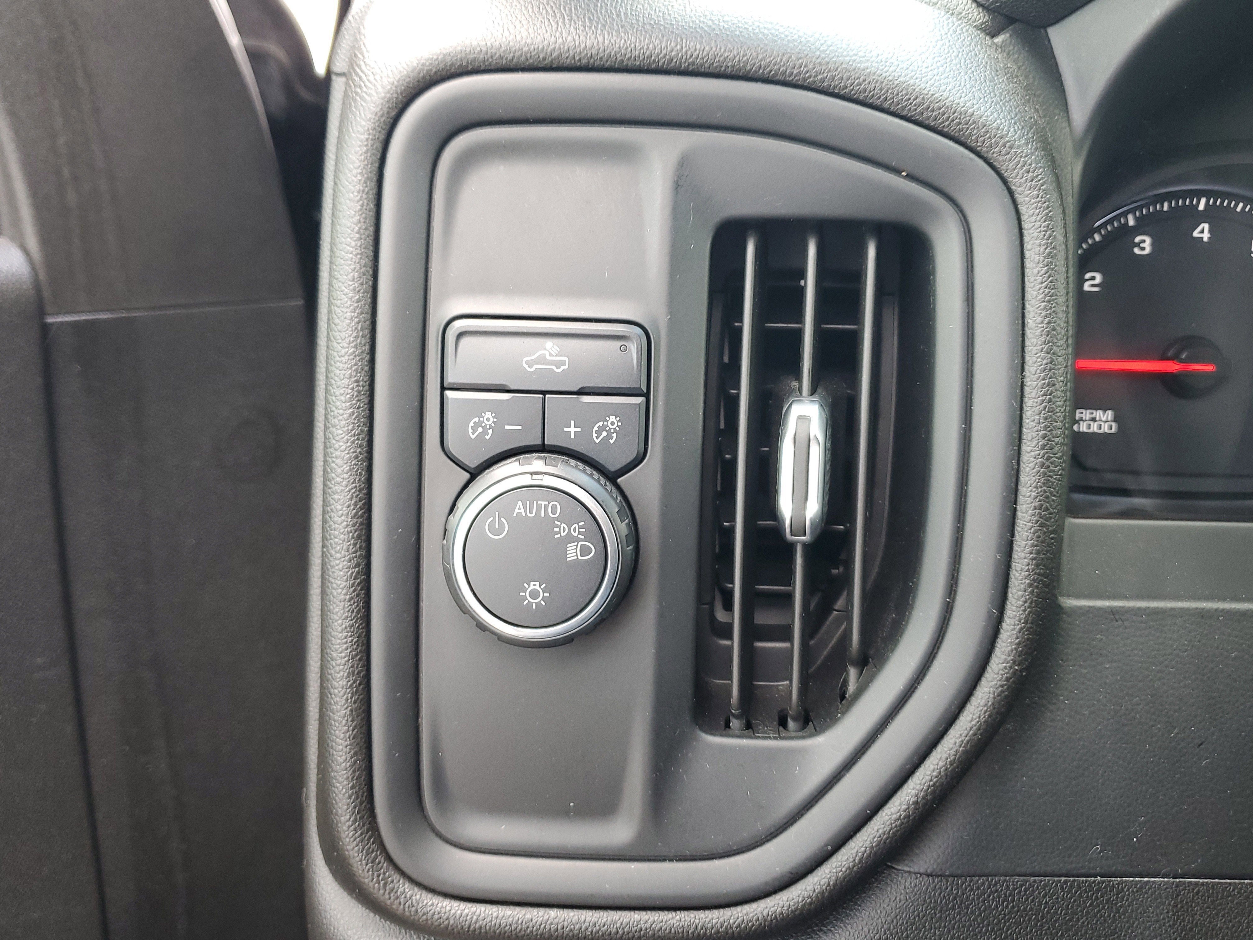 2020 Chevrolet Silverado 1500 Custom