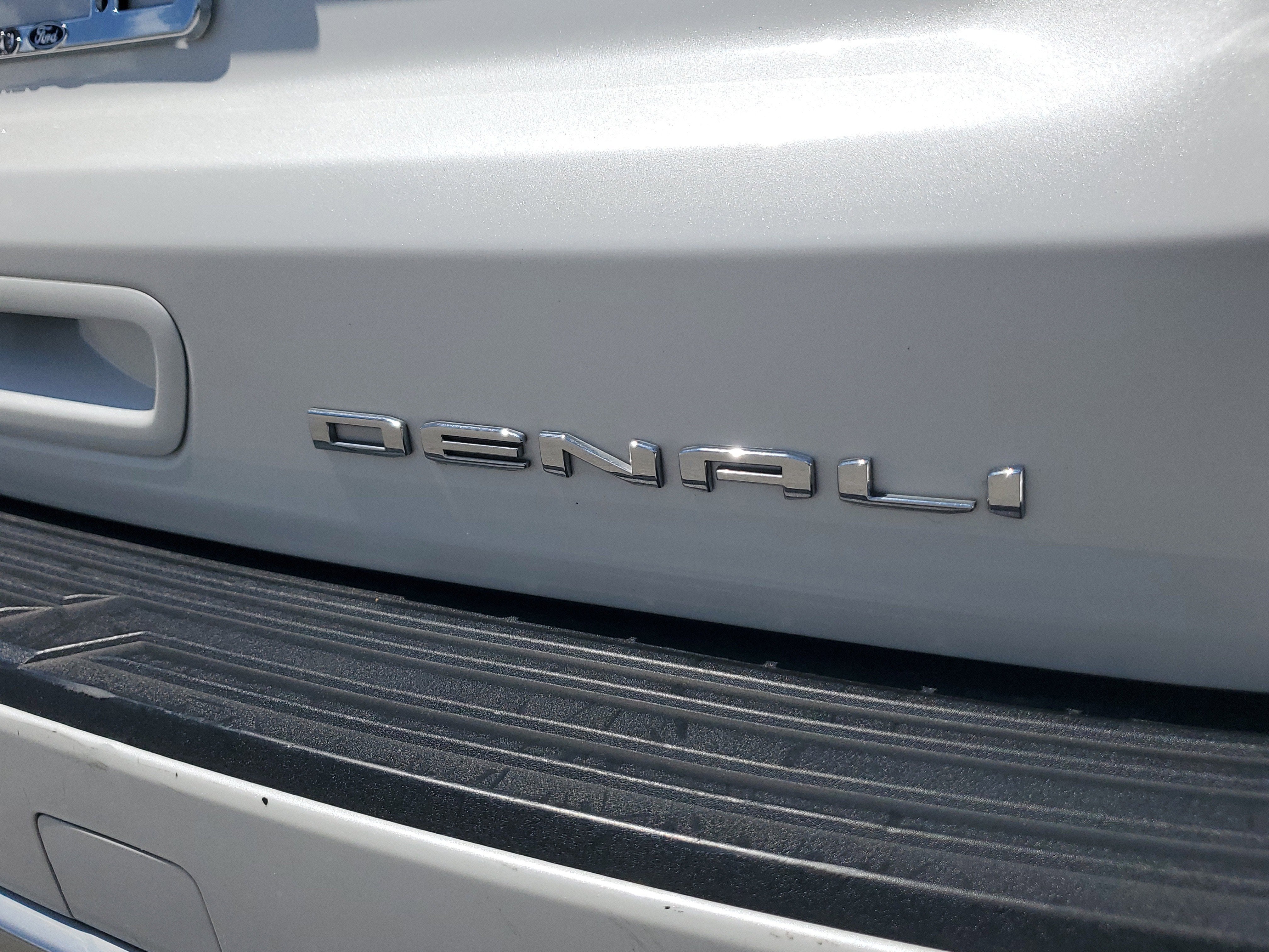 2023 GMC Yukon XL Denali 4WD