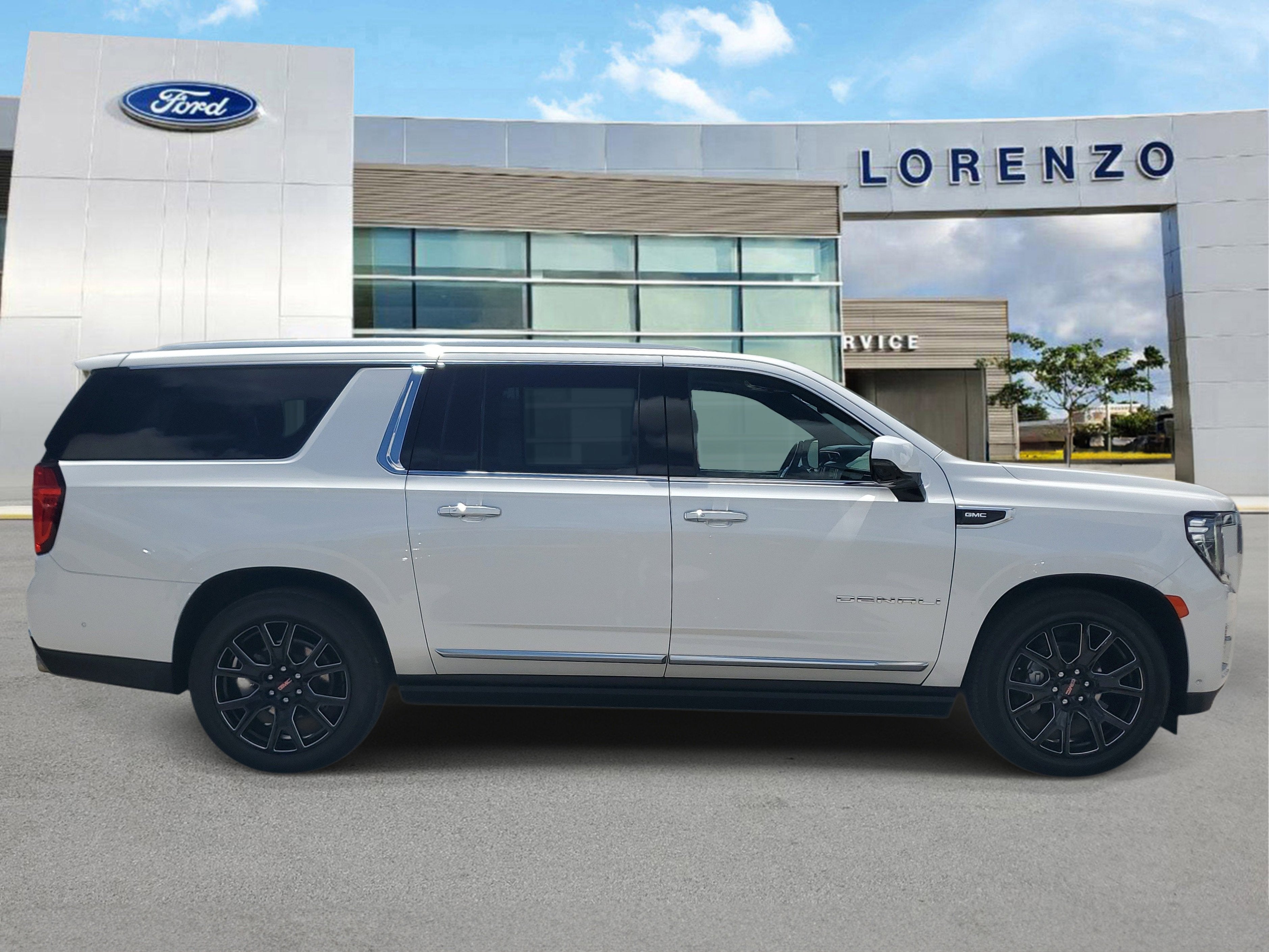 2023 GMC Yukon XL Denali 4WD