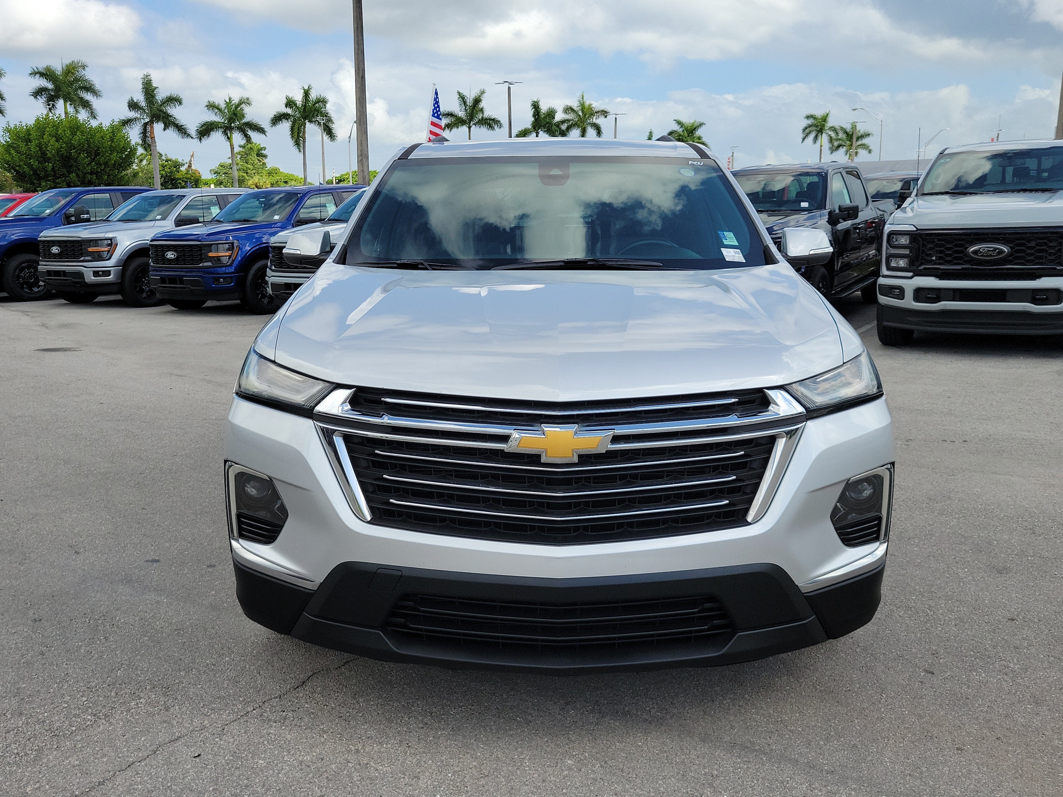 2022 Chevrolet Traverse LT Cloth