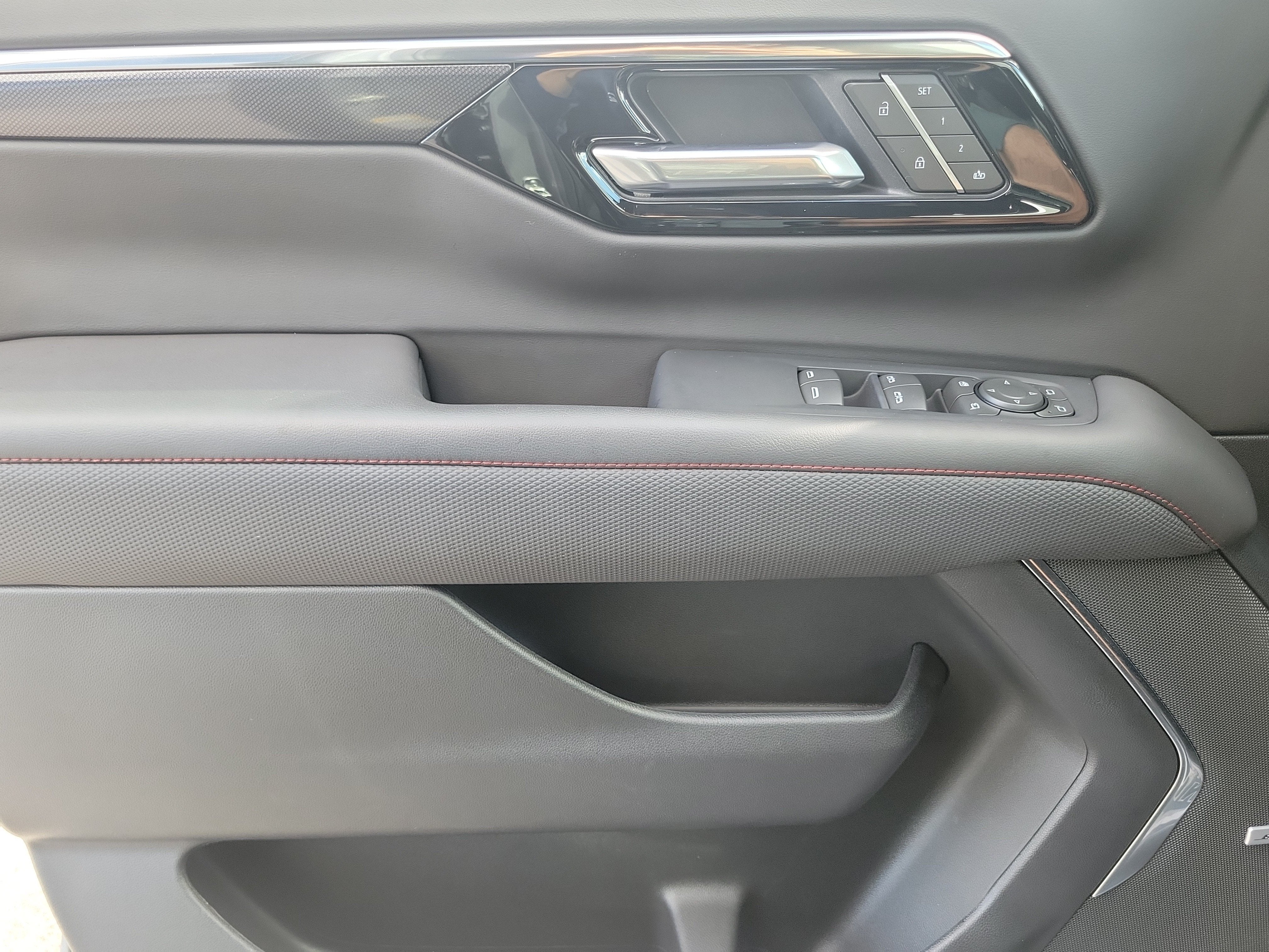 2025 Chevrolet Suburban RST Diesel