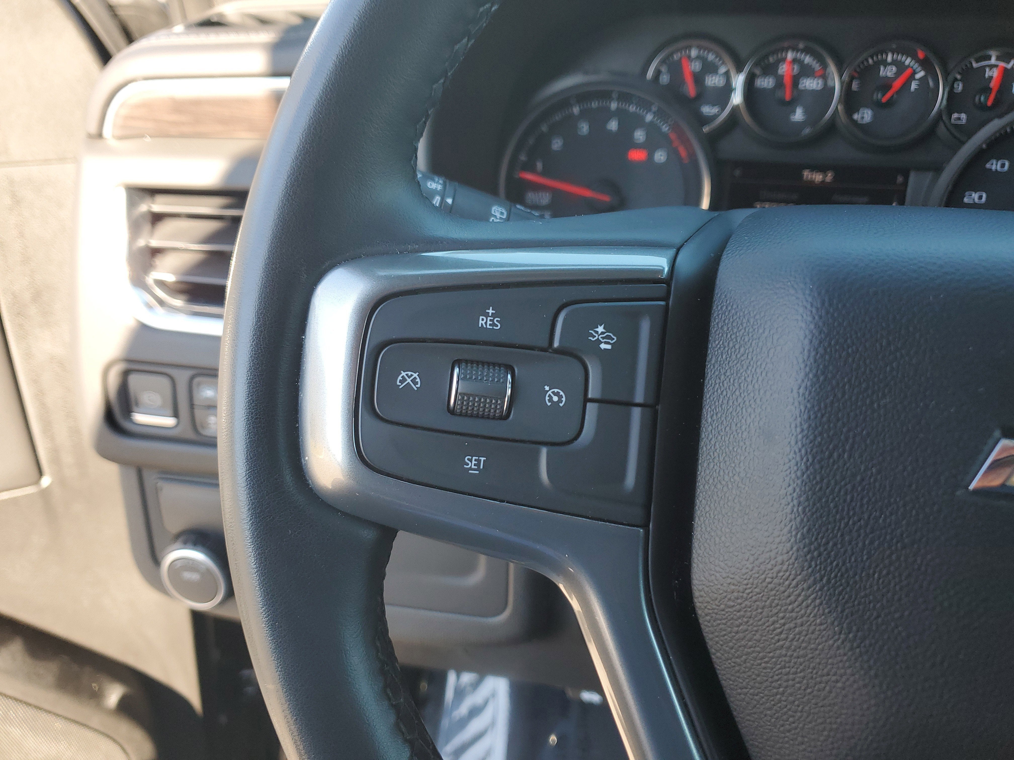 2023 Chevrolet Suburban LS