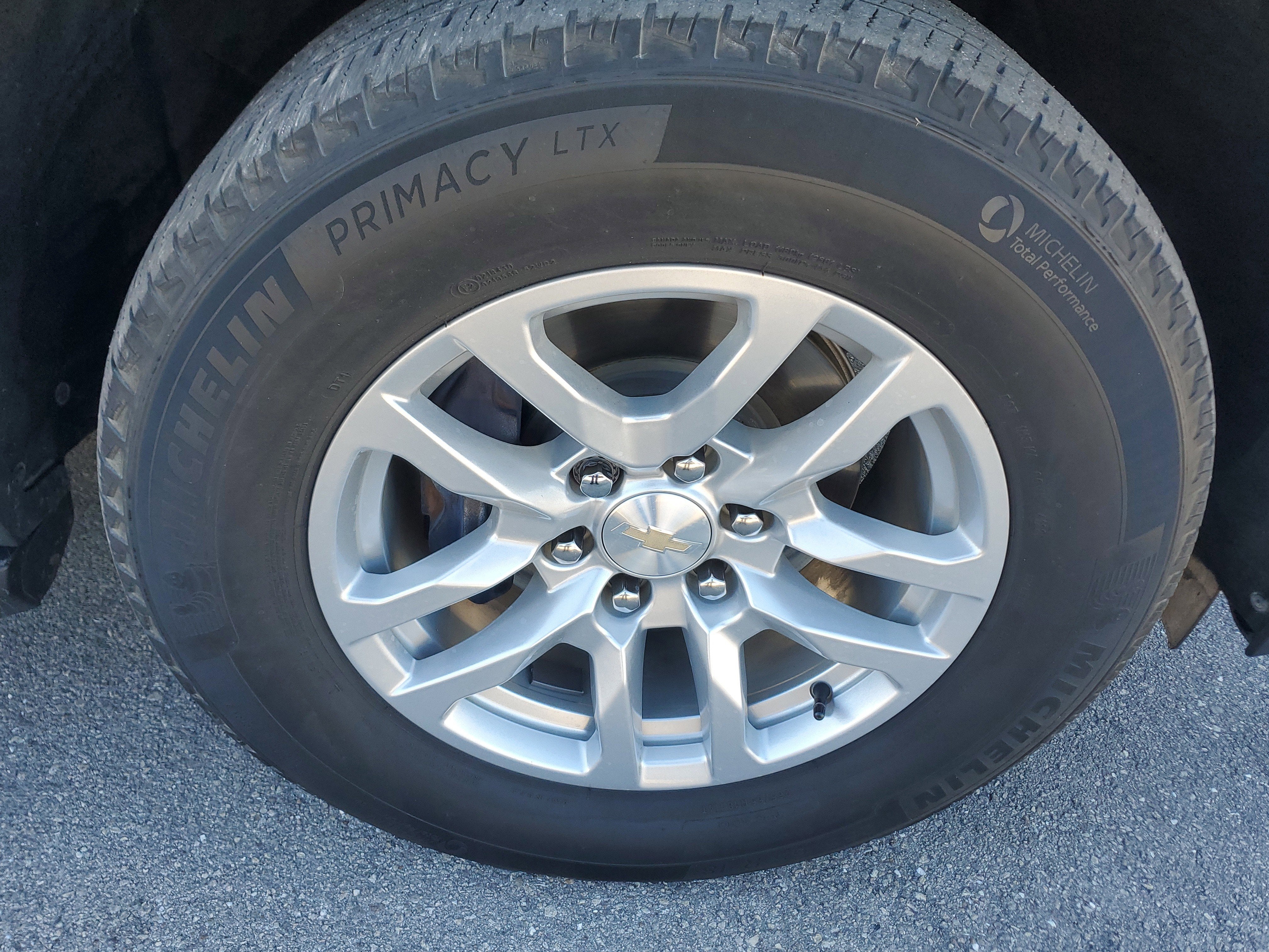 2023 Chevrolet Suburban LS