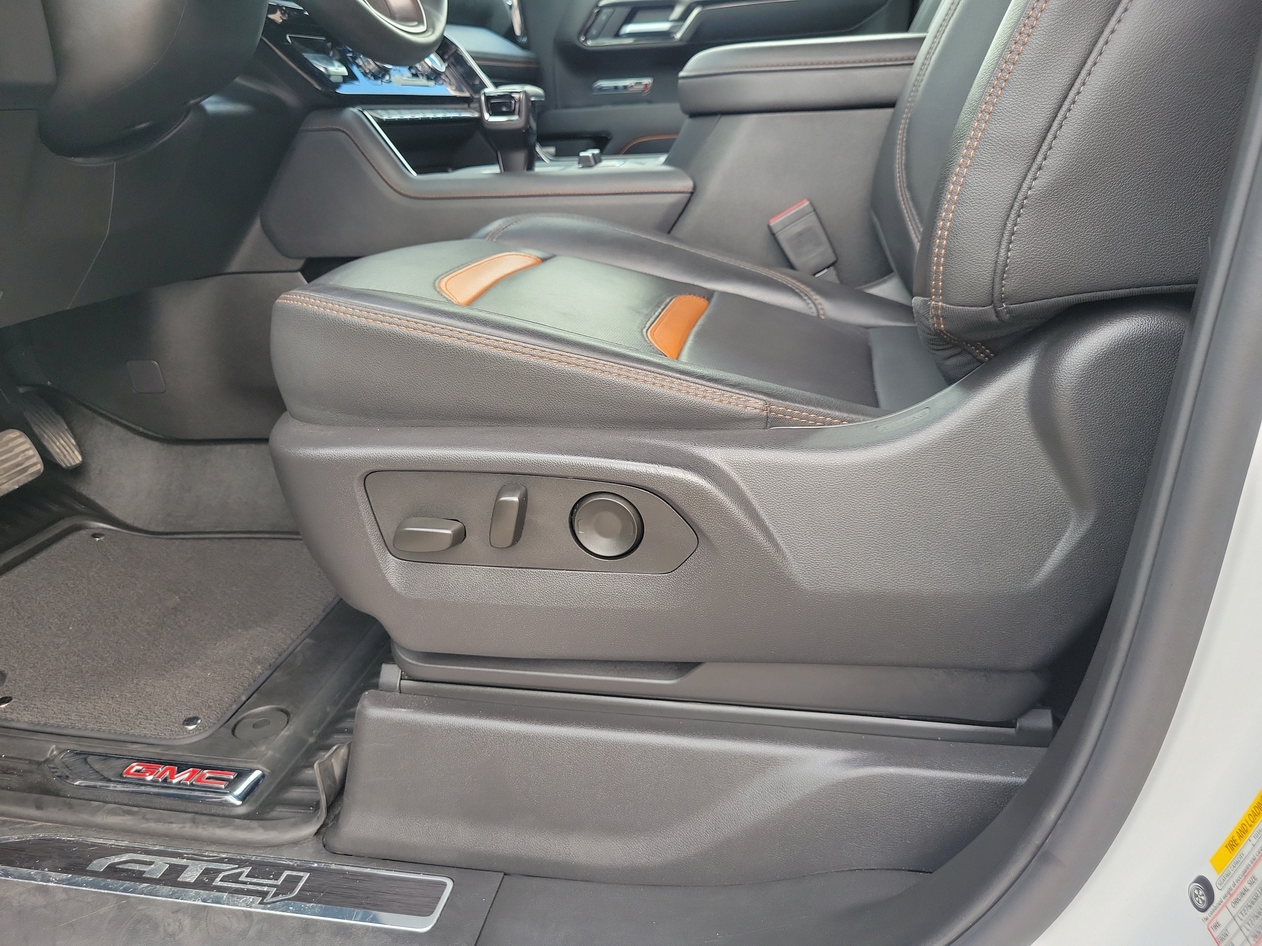 2025 GMC Sierra 1500 AT4 4WD