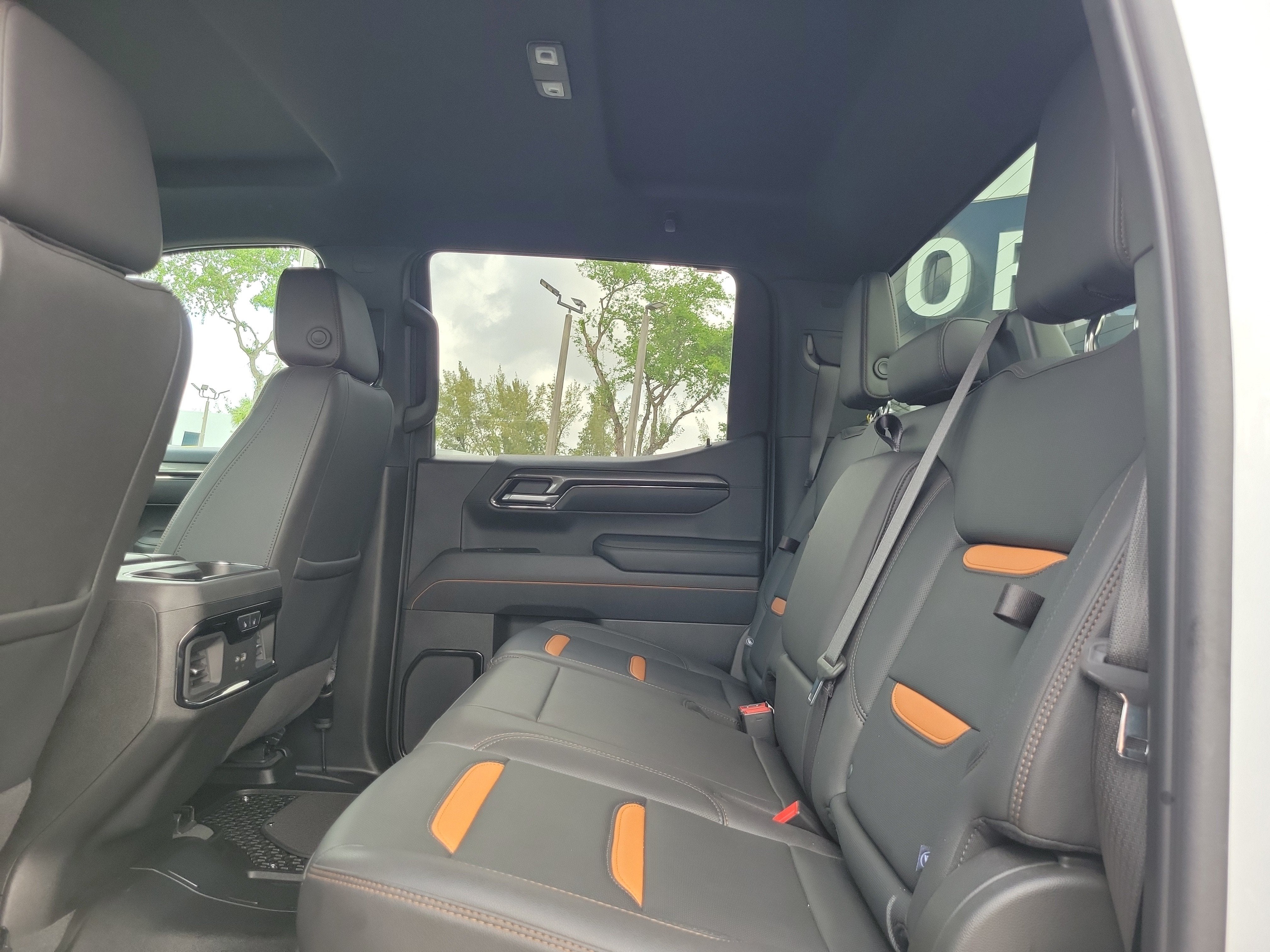 2025 GMC Sierra 1500 AT4 4WD